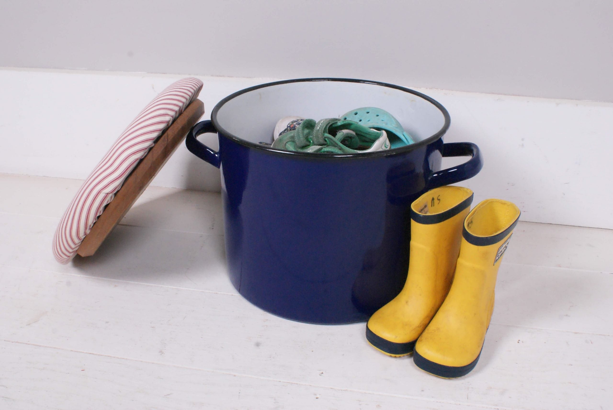 Enamel pots; the new brilliant seat/storage combo!