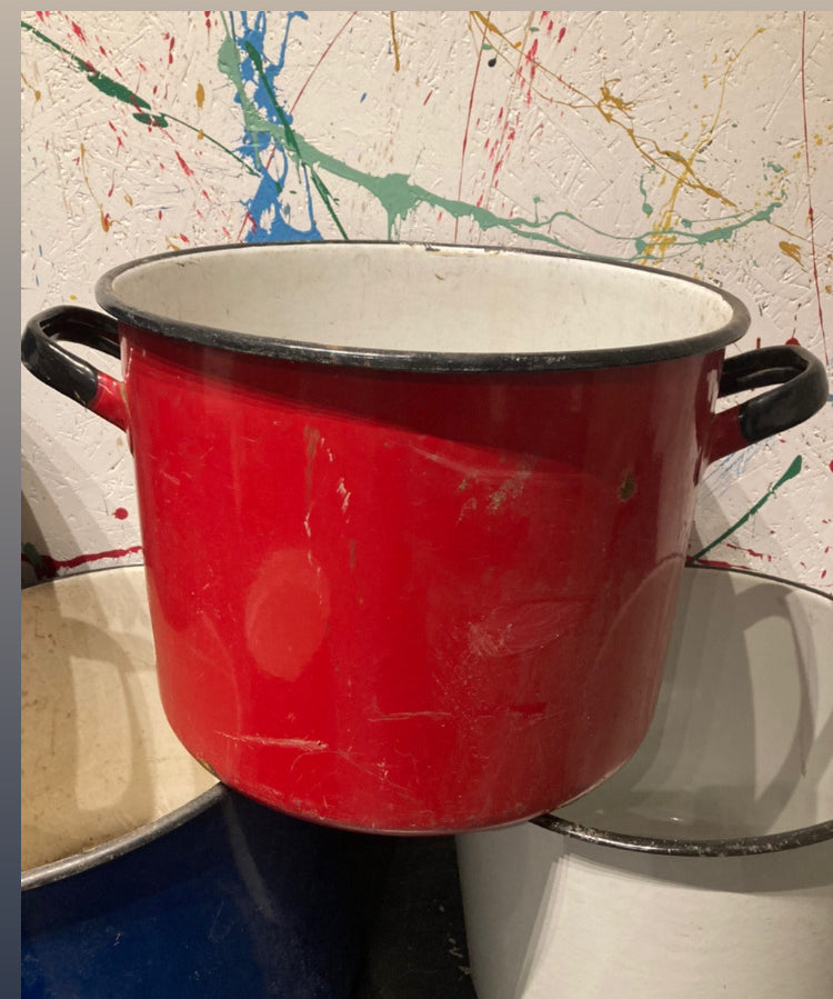red-round-maggie