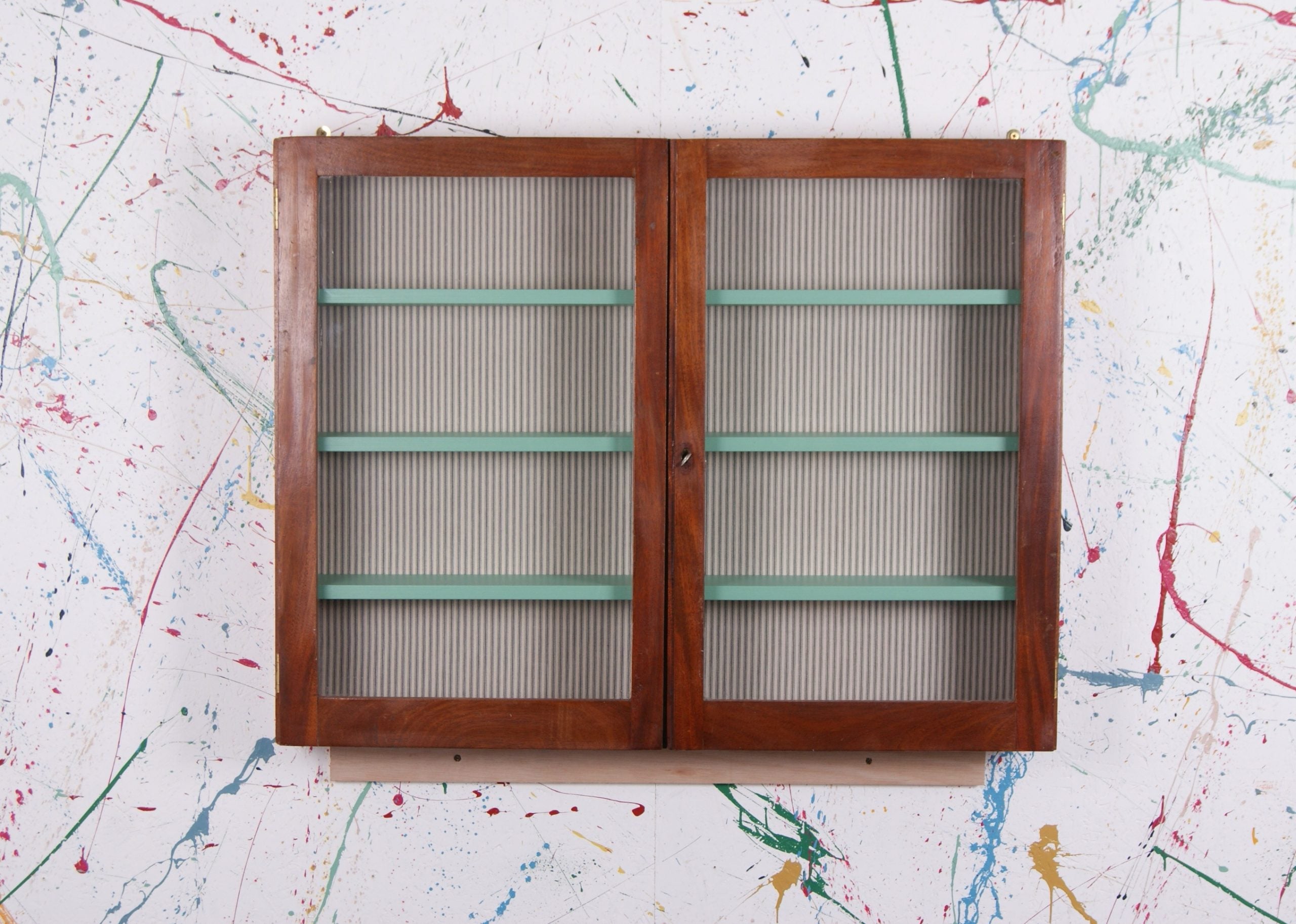 Display-cabinet-1