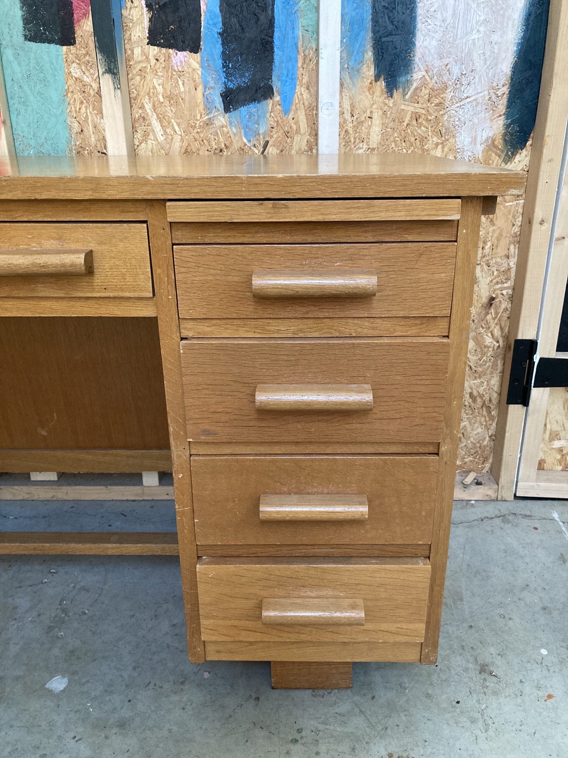 French-wooden-desk-with-drawers-4