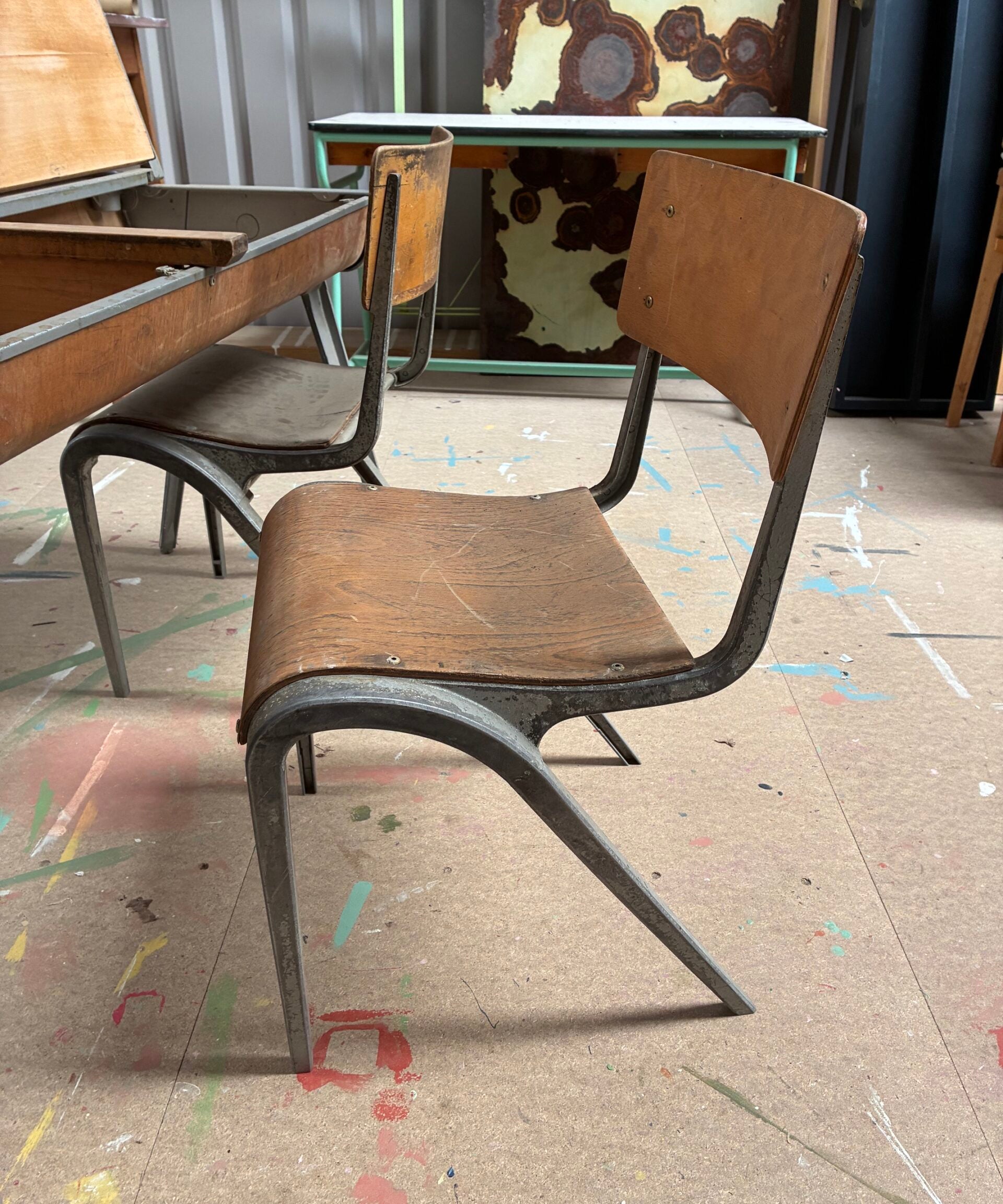 Esavian Double Desk and Two Chairs