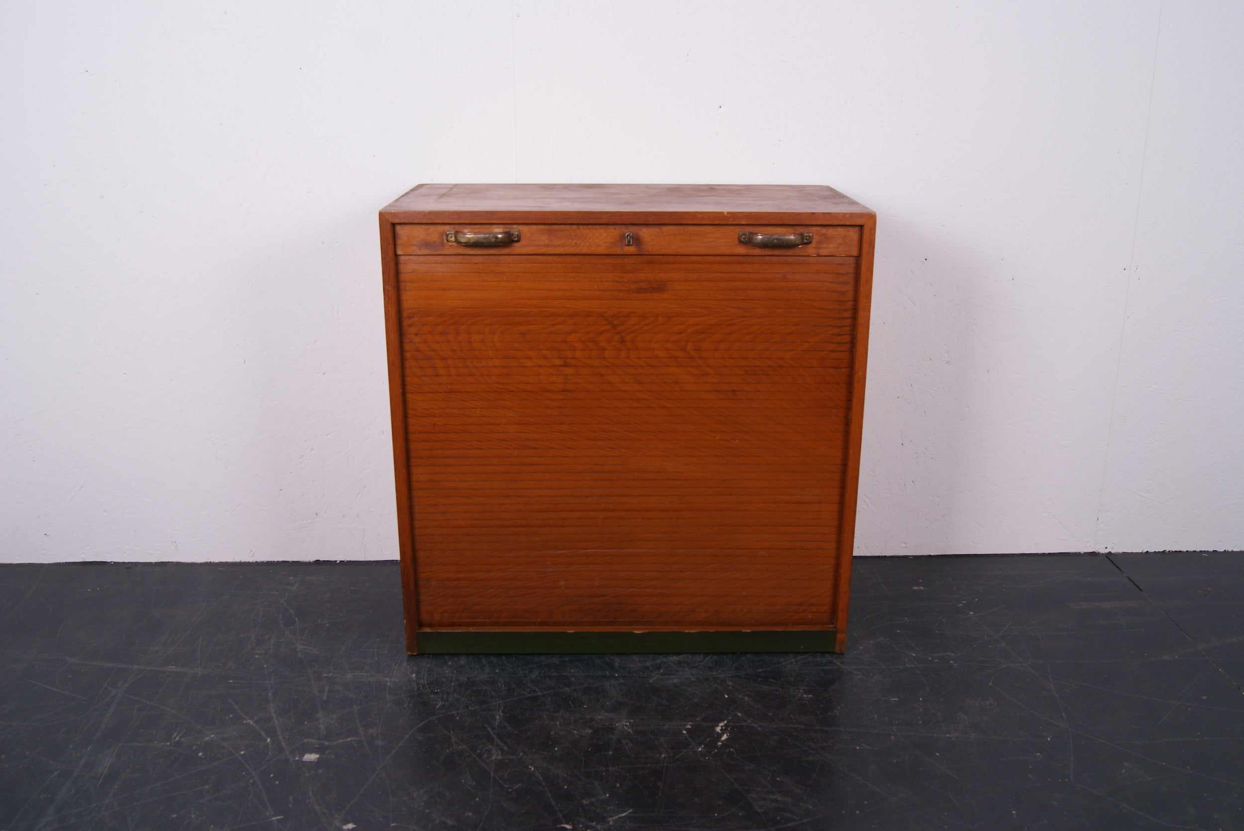 Small-tambour-cabinet-1