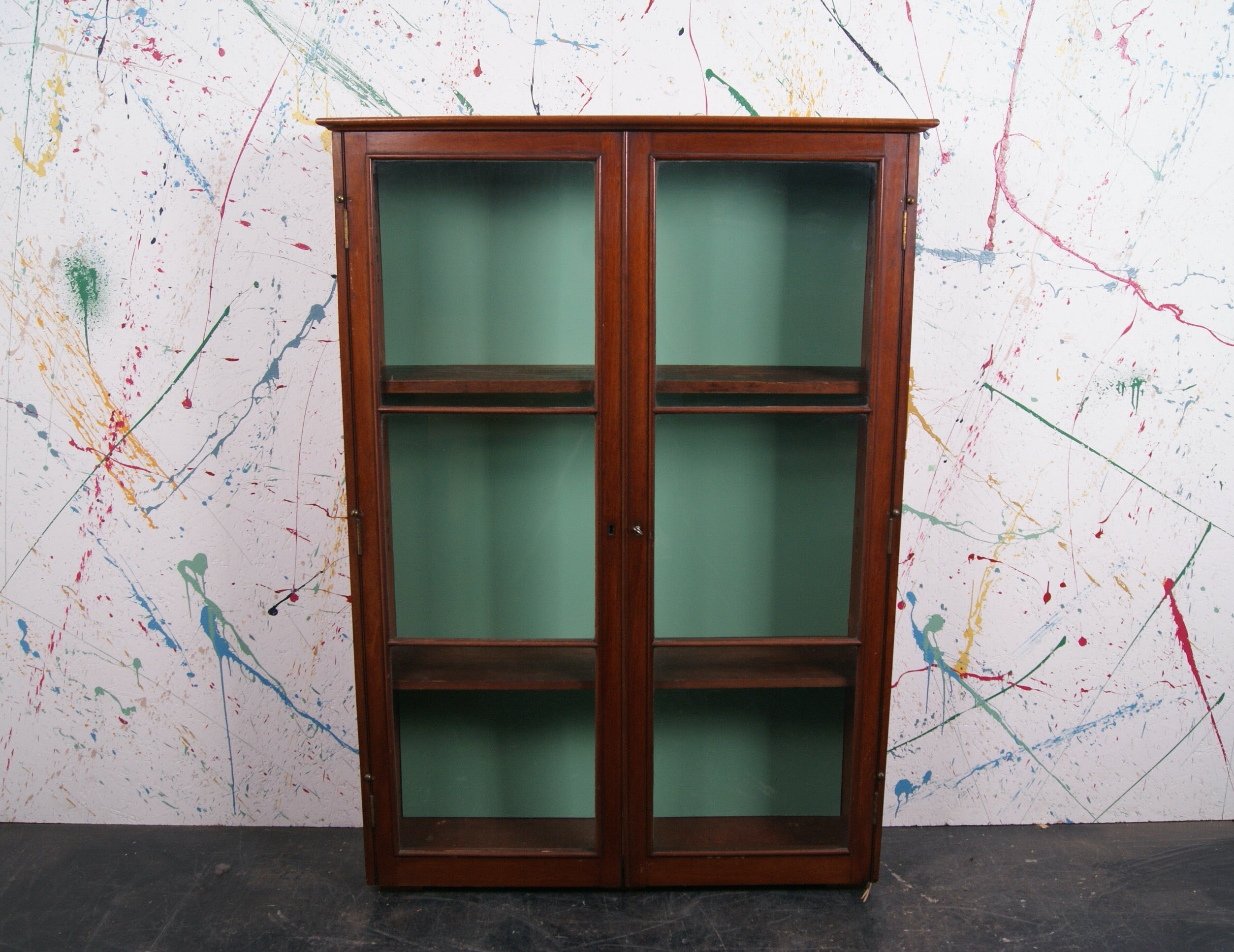 arsenic-glass-cabinet-1