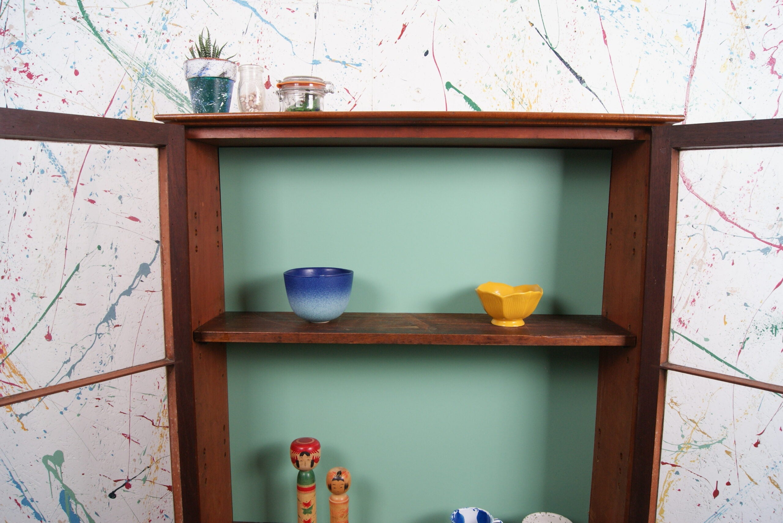 arsenic-glass-cabinet-4