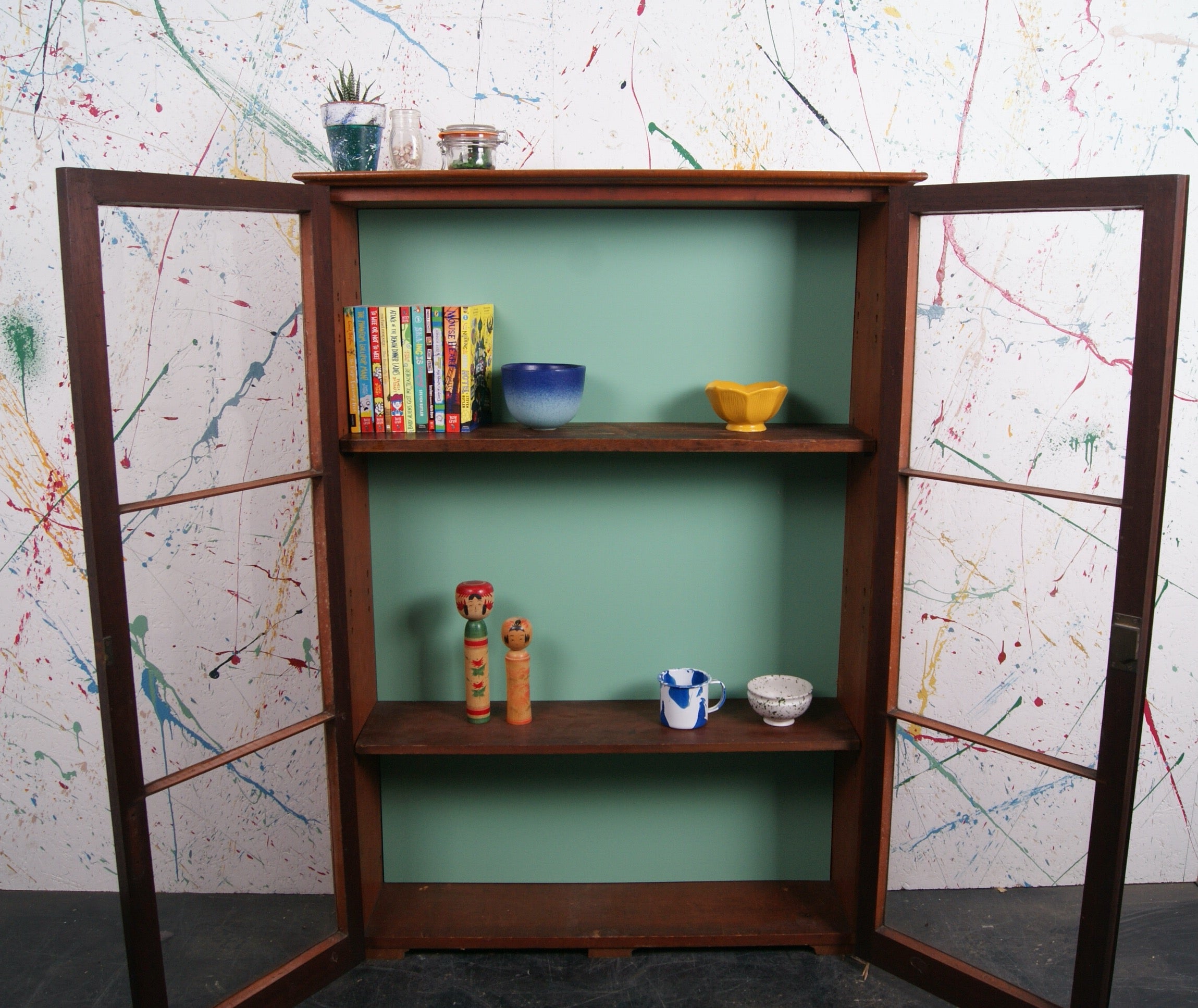 arsenic-glass-cabinet-5