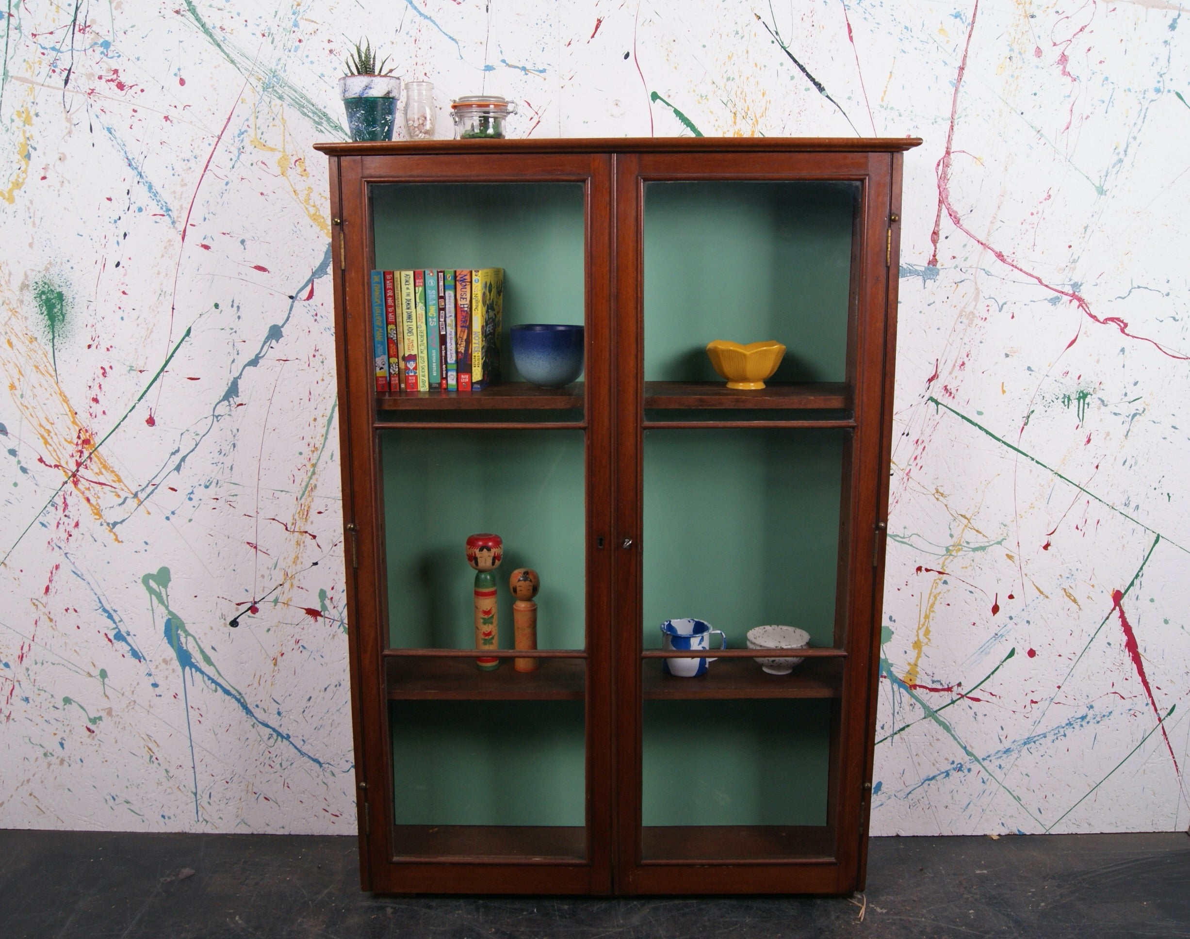 arsenic-glass-cabinet-7