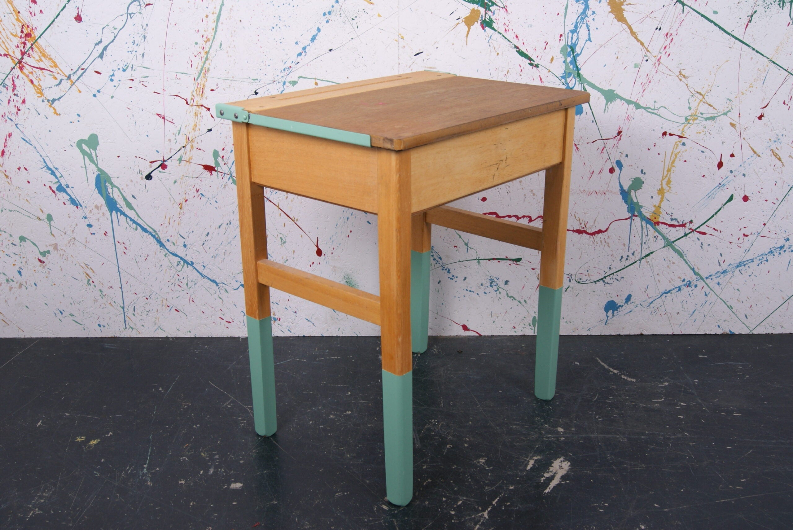 arsenic-single-school-desk-5