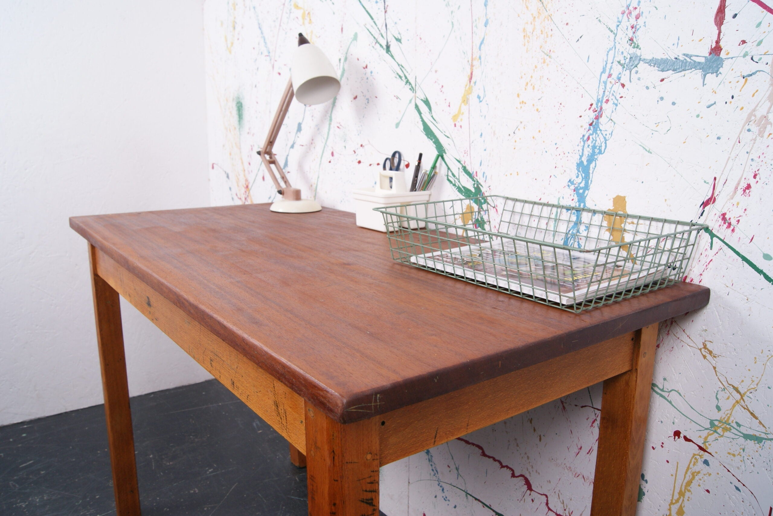 art-table-1