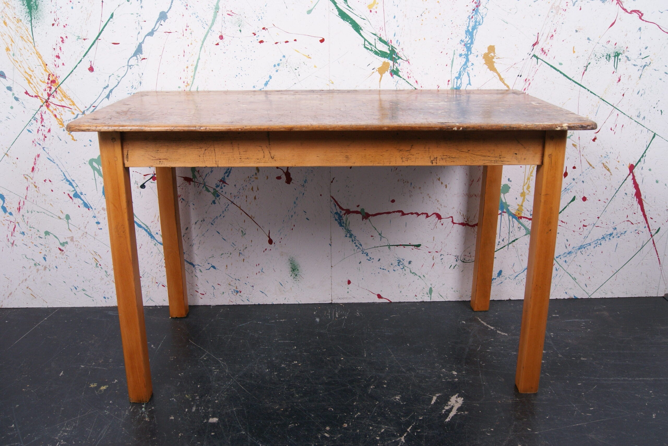 art-table-12