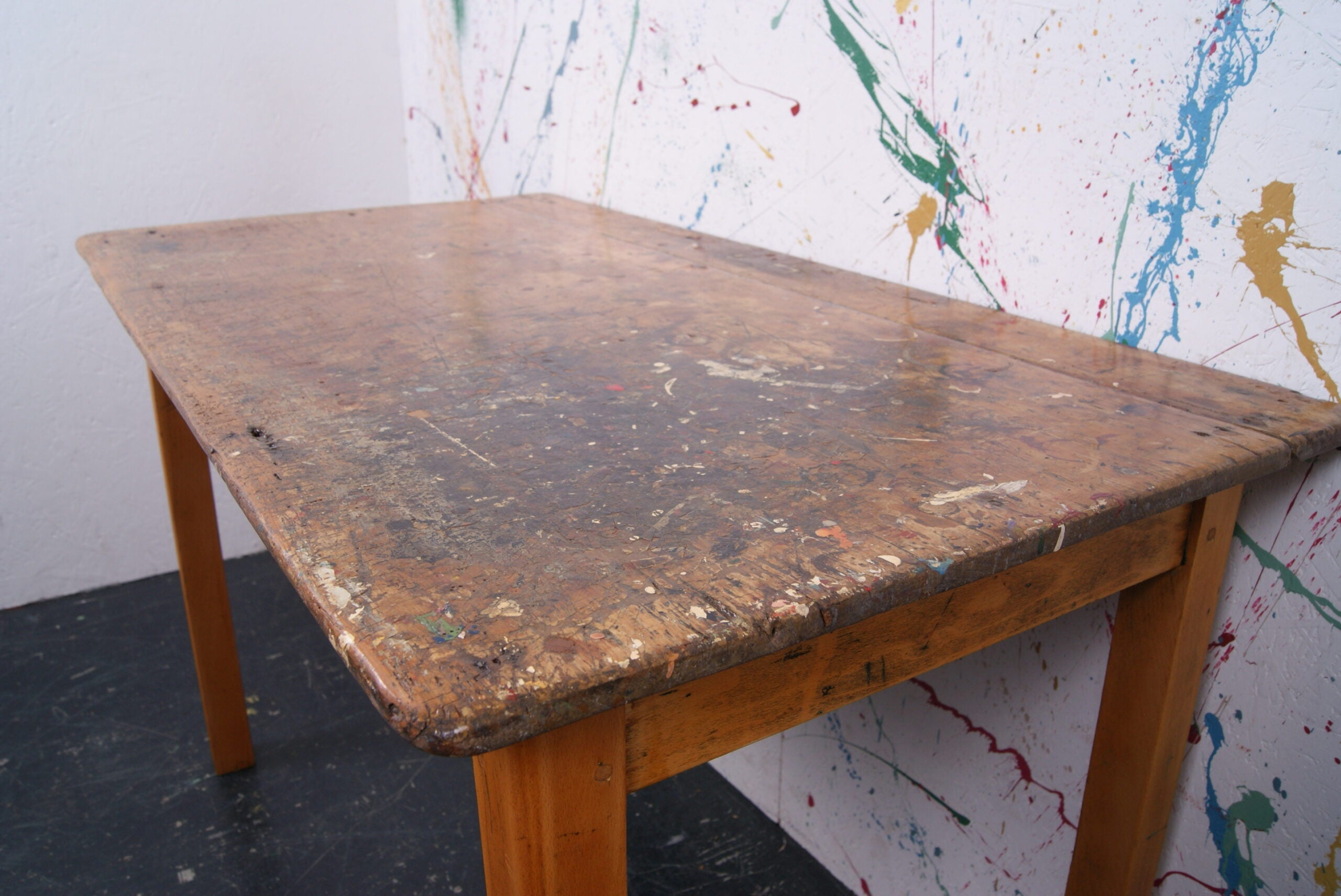 art-table-13