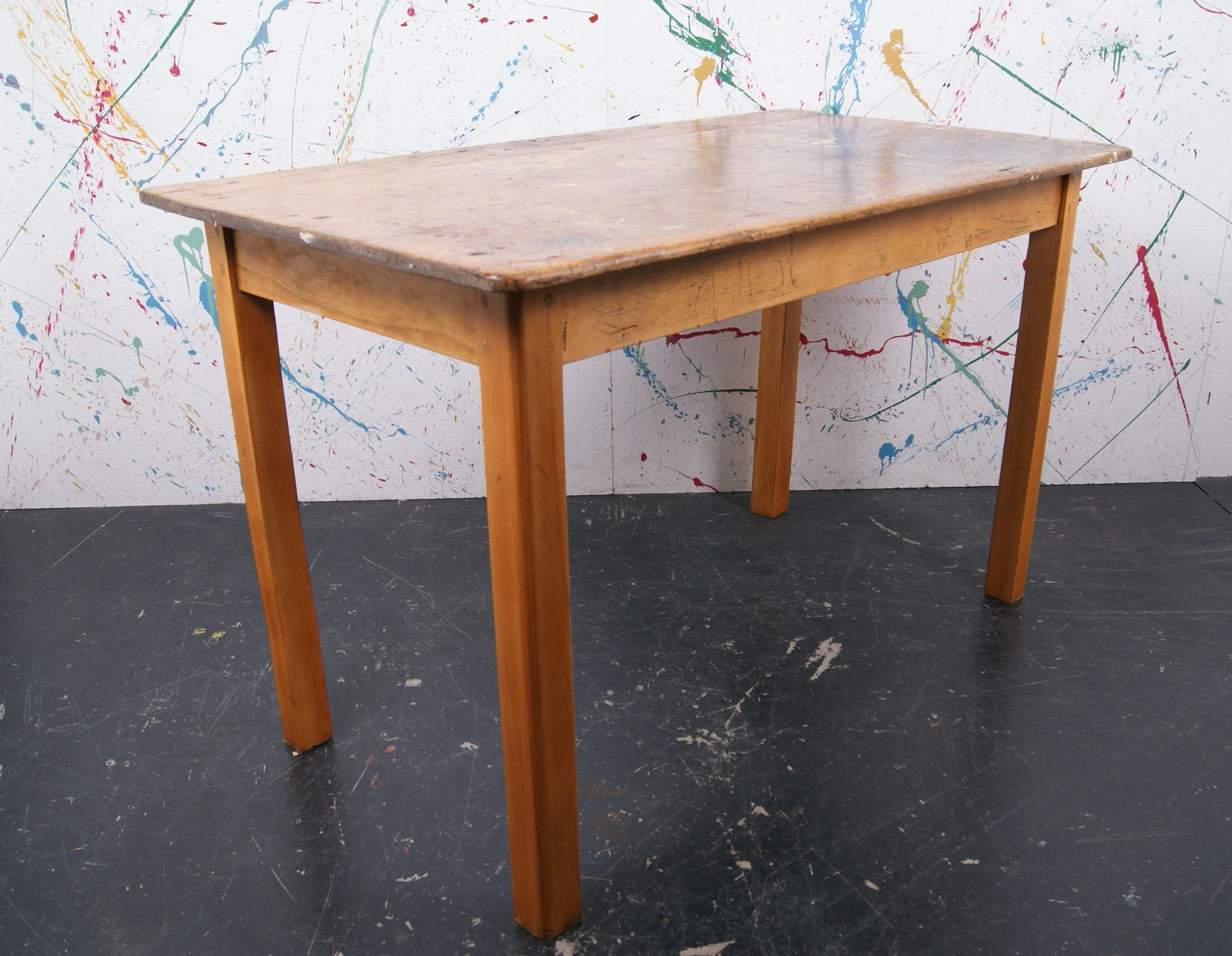art-table-15