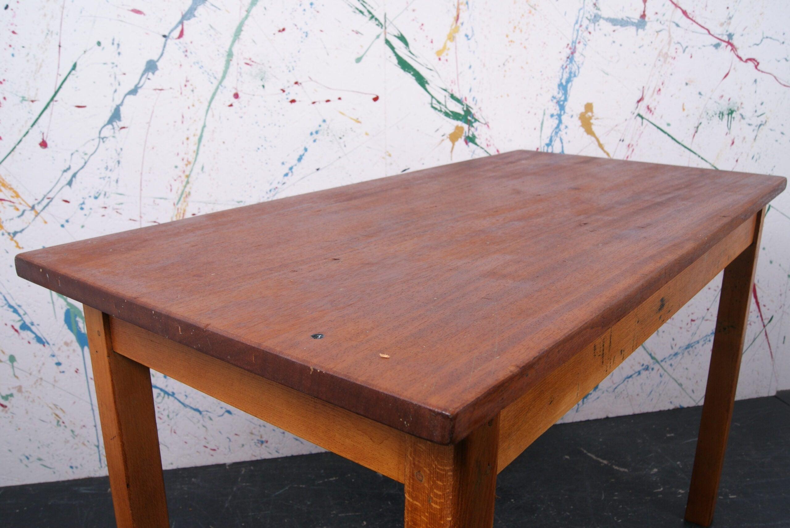 art-table-4