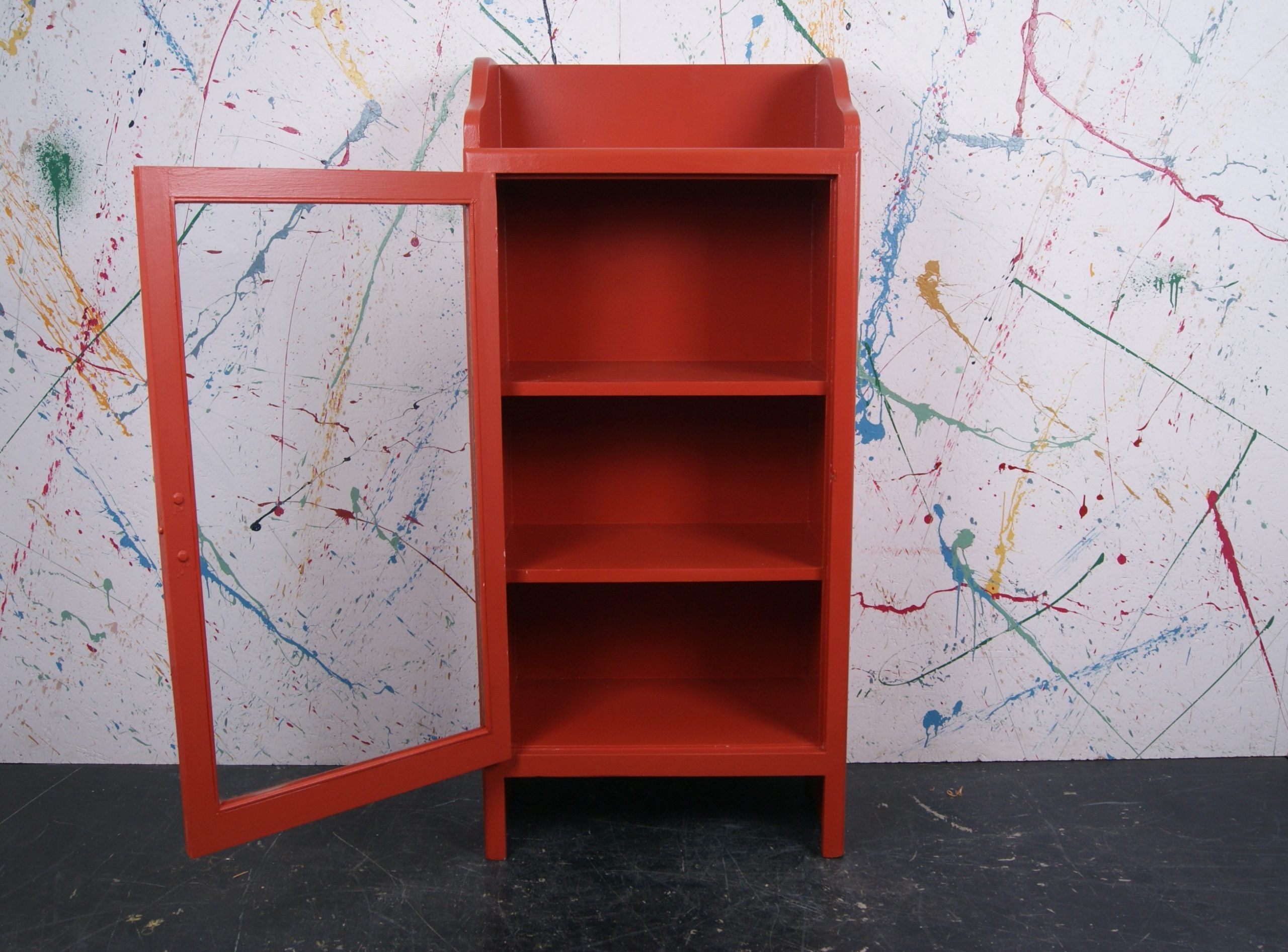 bamboozle-glass-cabinet-1
