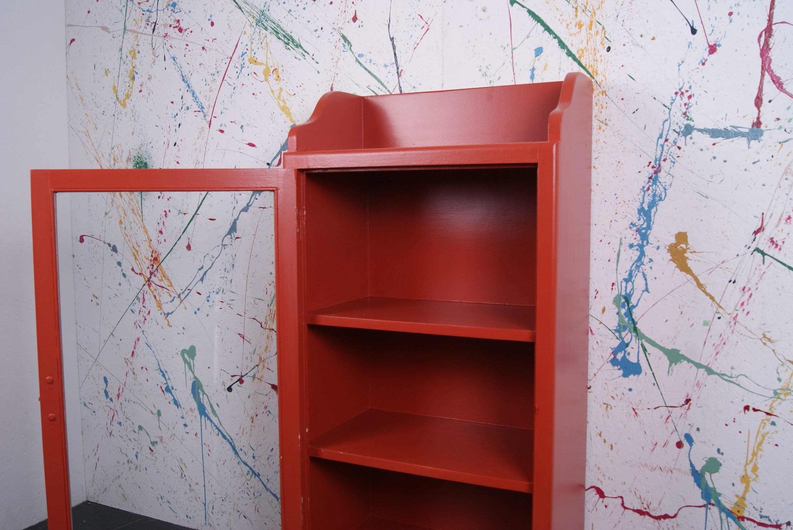 bamboozle-glass-cabinet-2