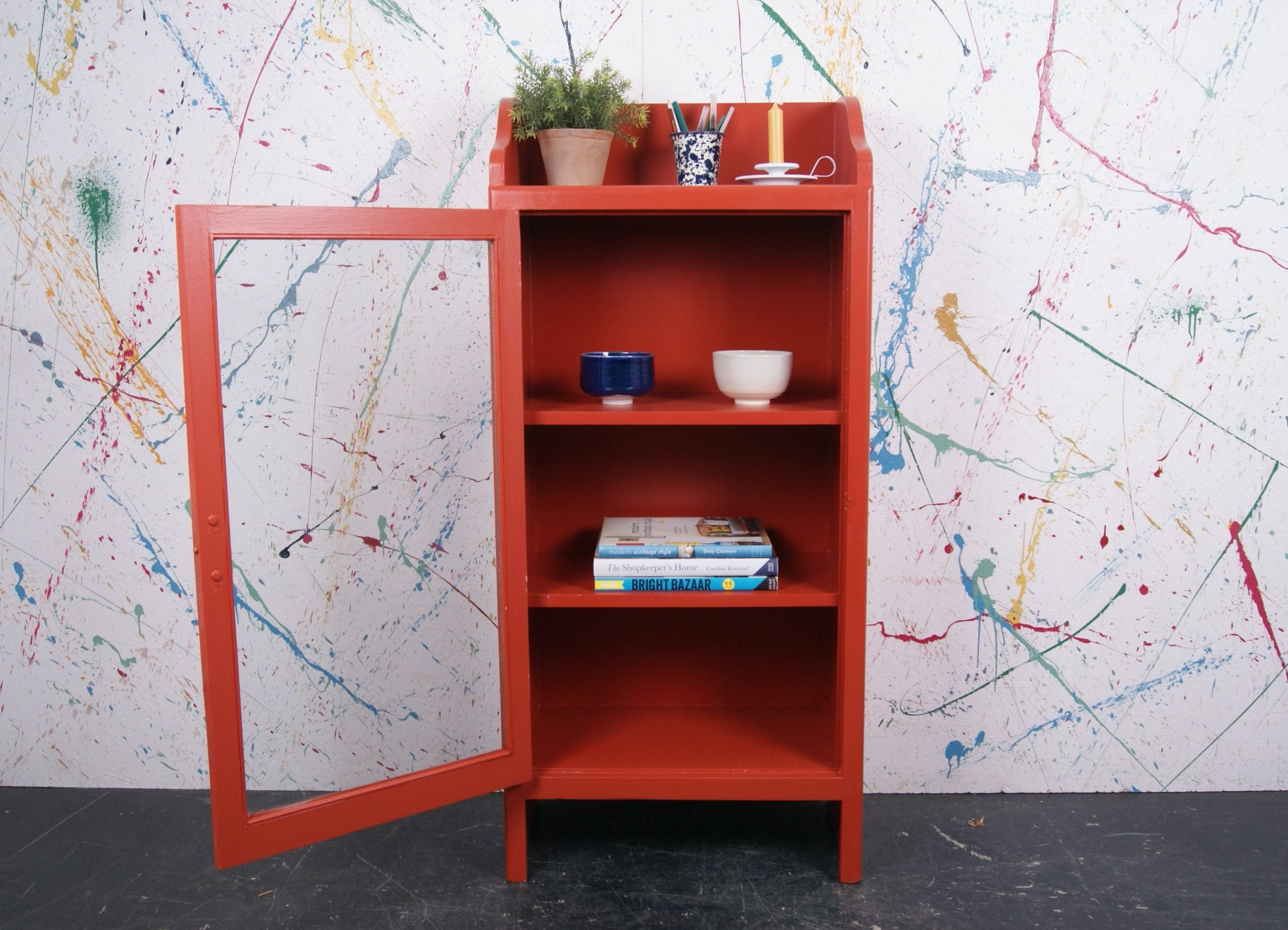 bamboozle-glass-cabinet-3