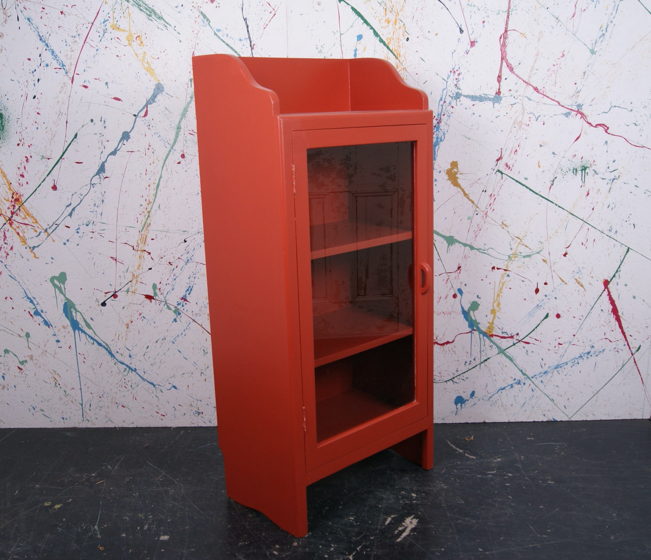 bamboozle-glass-cabinet-8