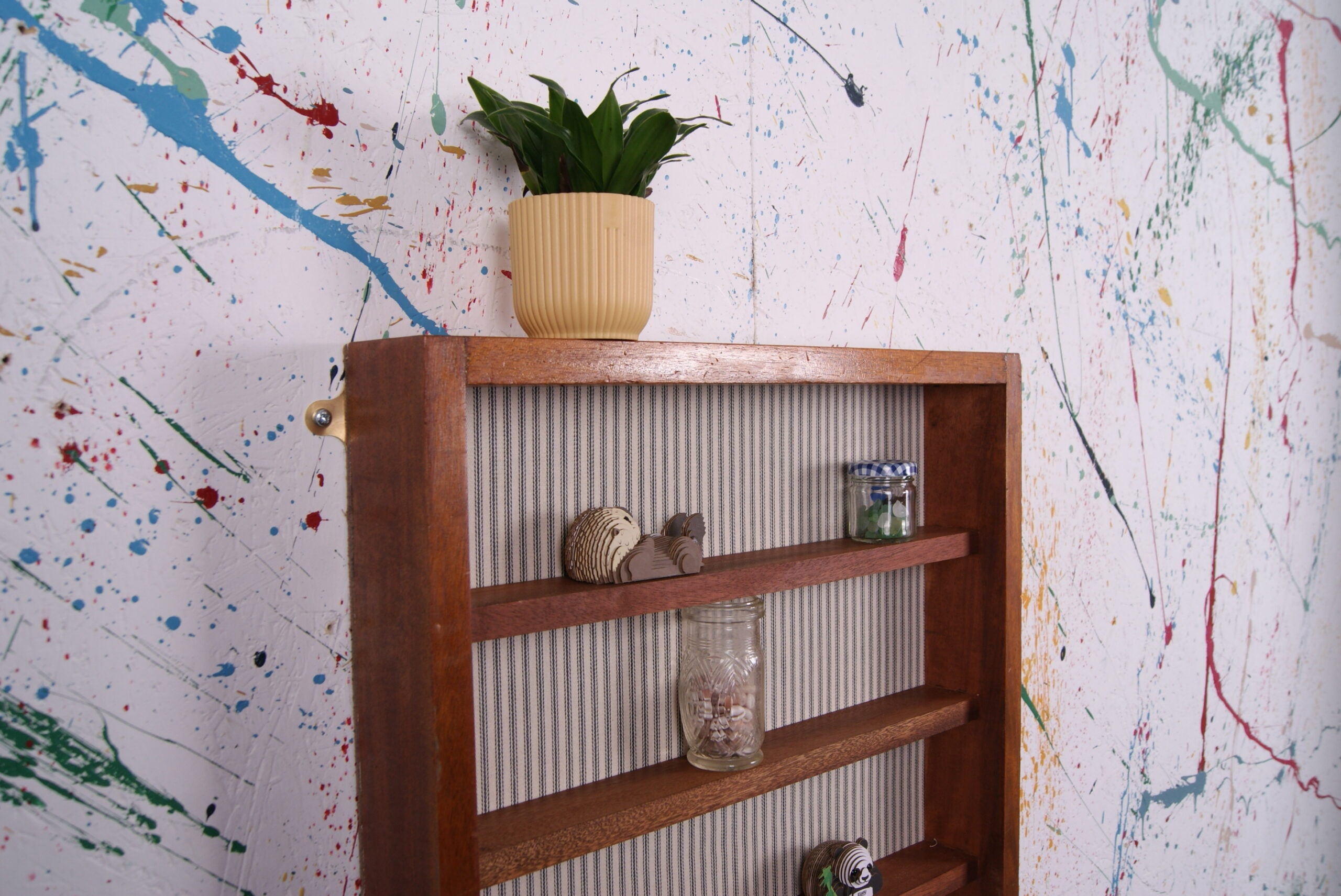 black-ticking-display-shelf-3