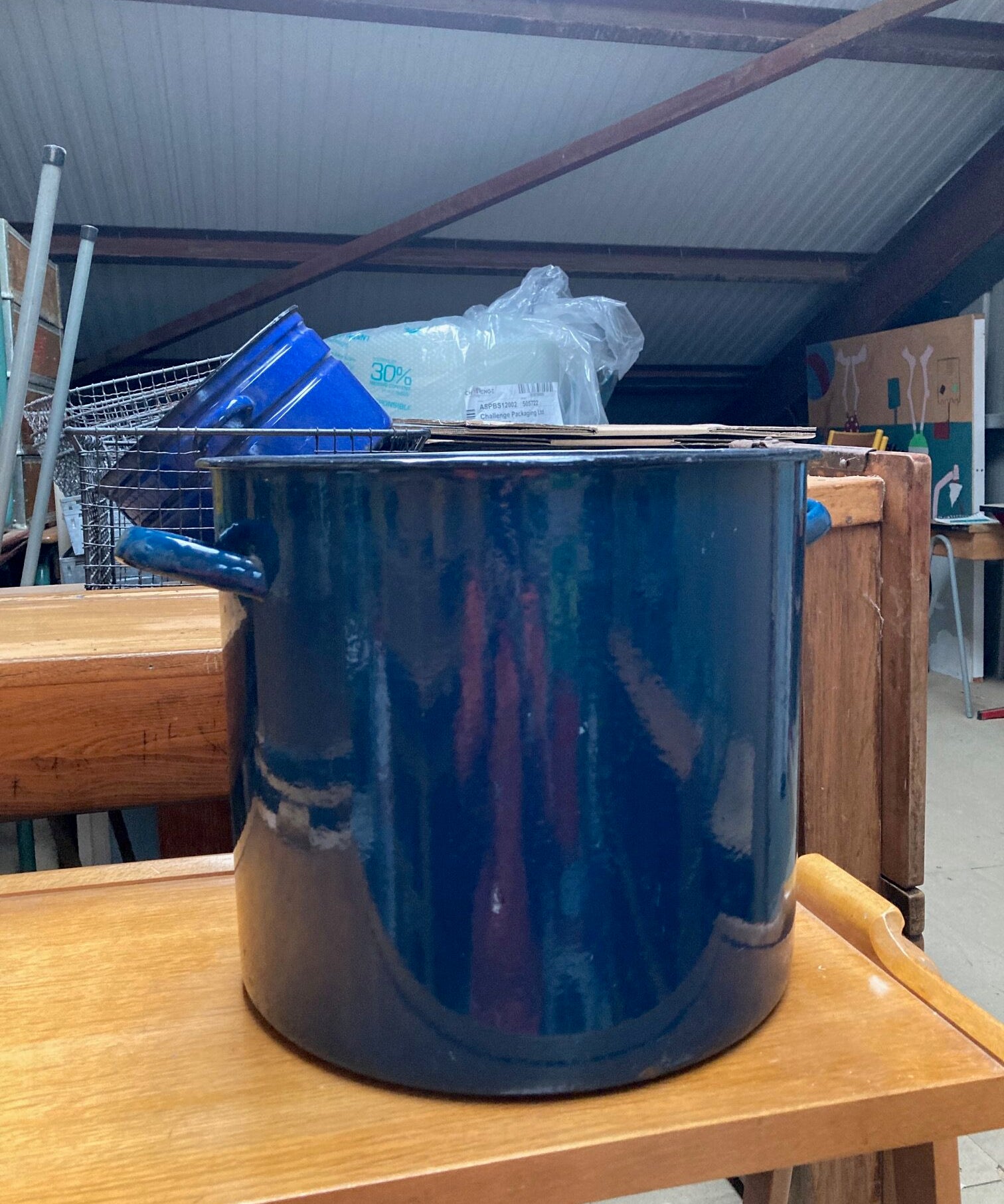 blue-round-maggie-1