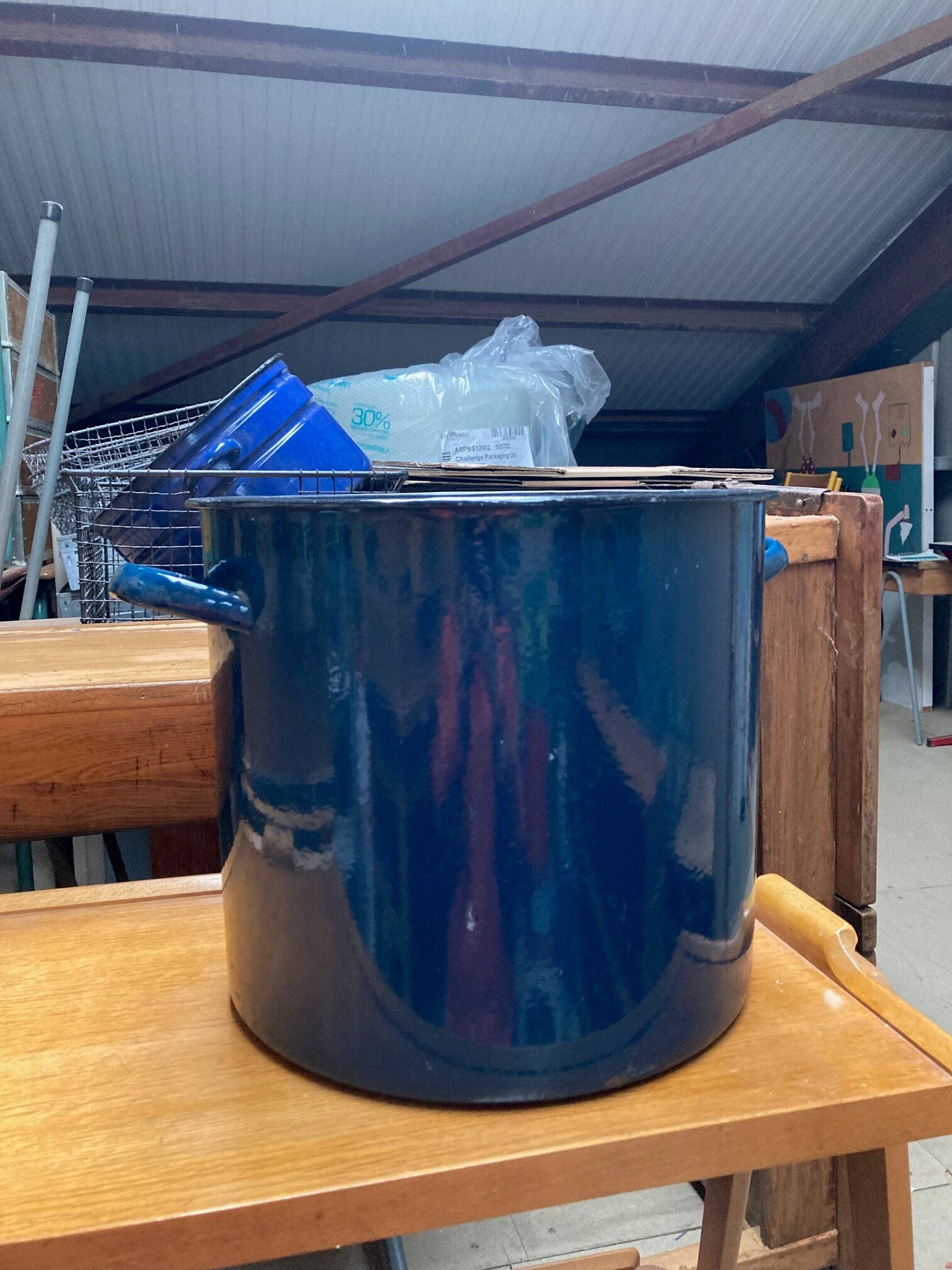 blue-round-maggie-1