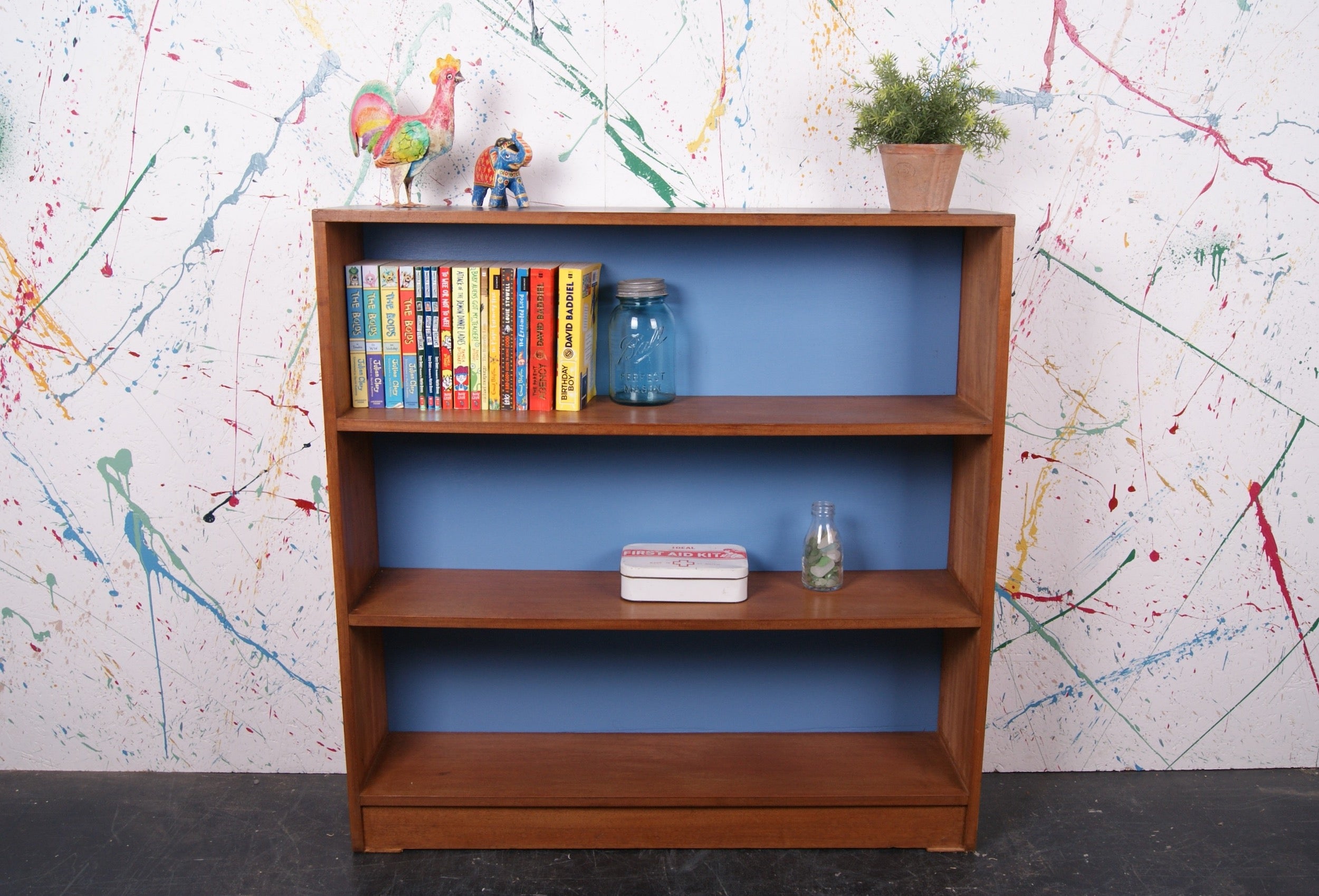 blue-bookcase-4