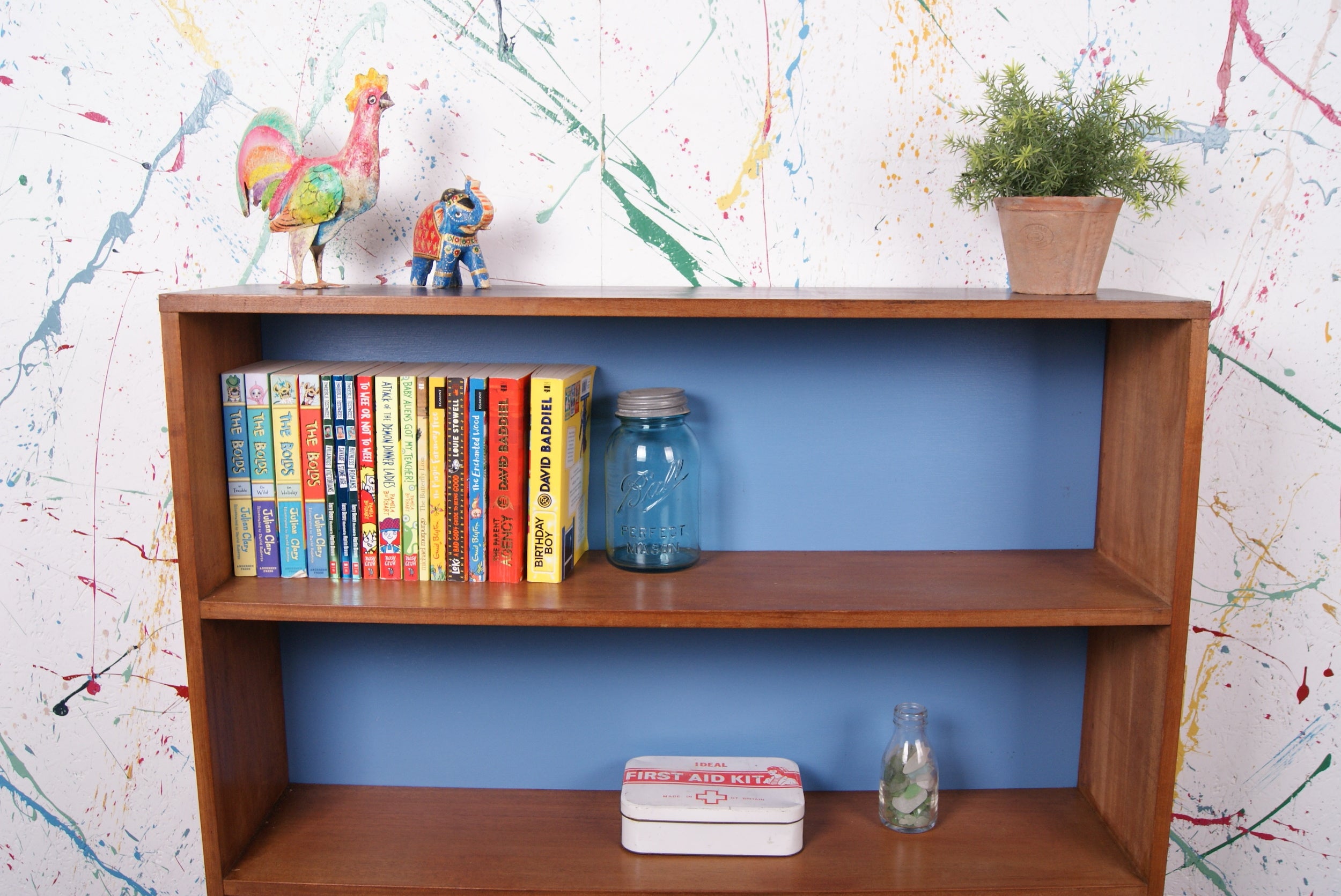 blue-bookcase-5