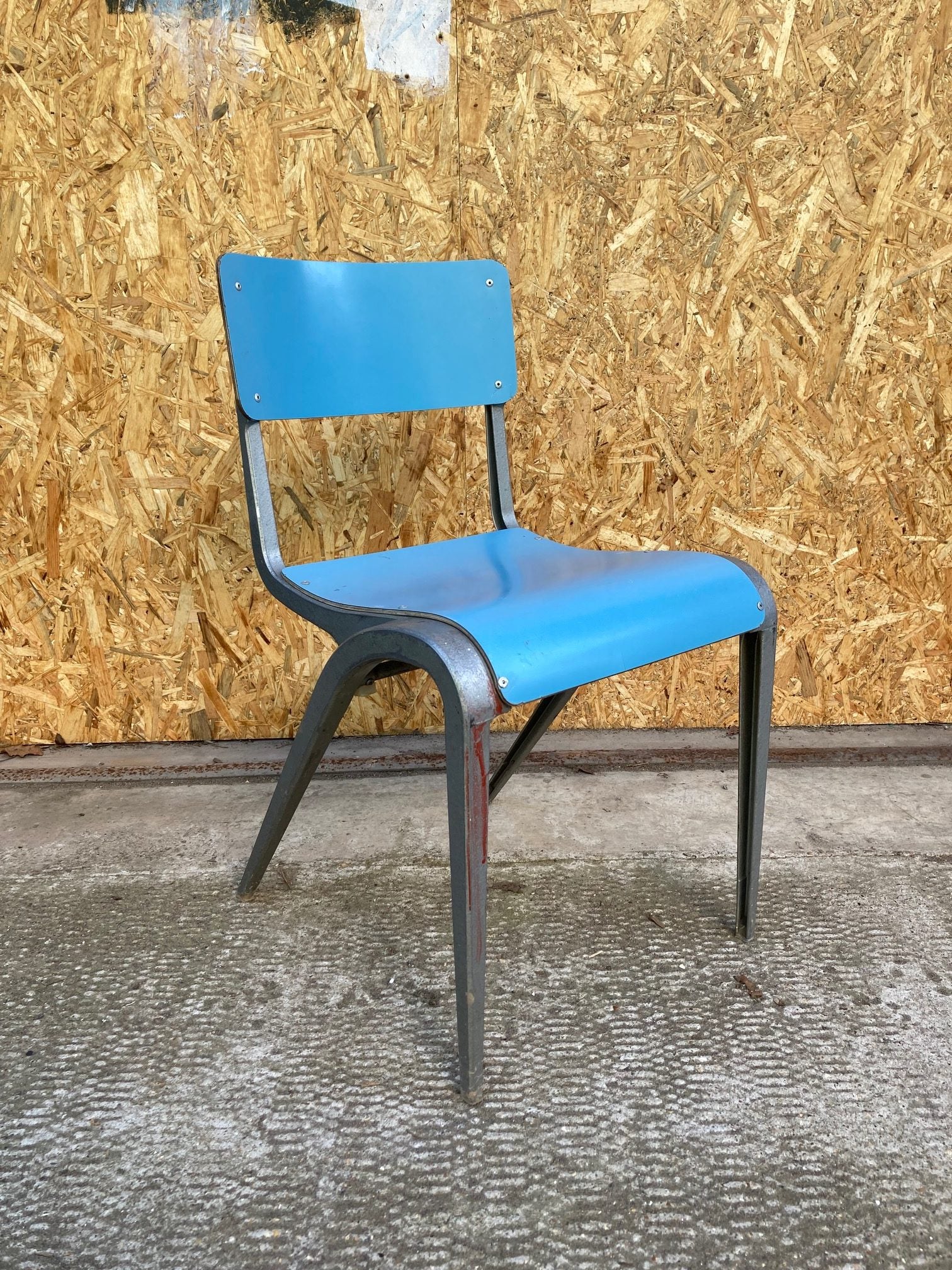 blue-esavian-chairs-3