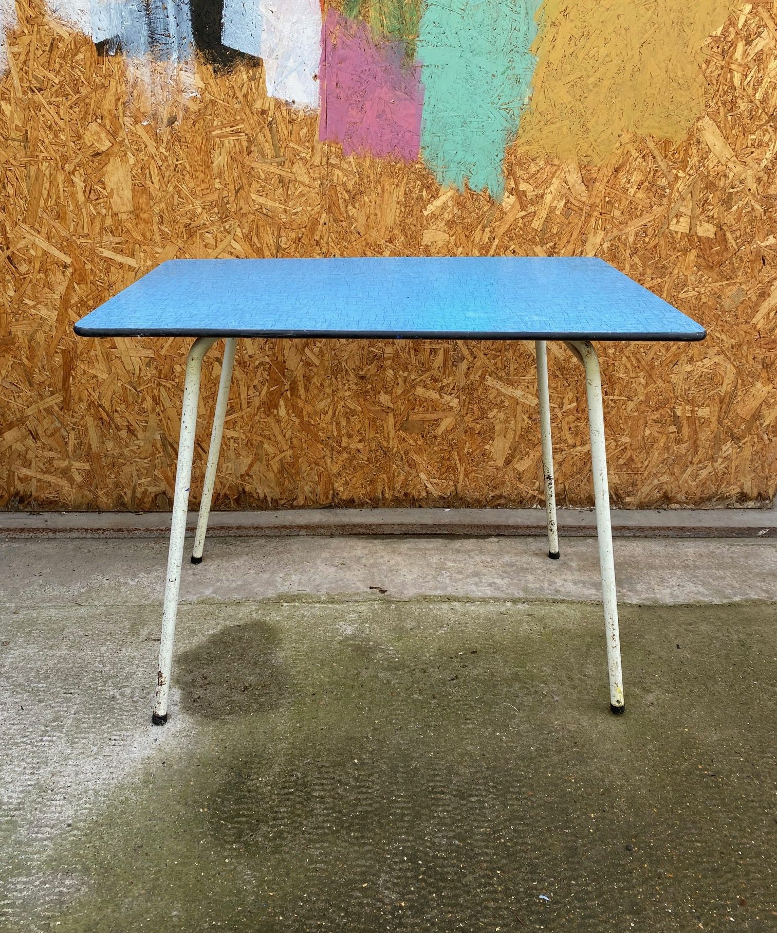 blue-formica-table-1