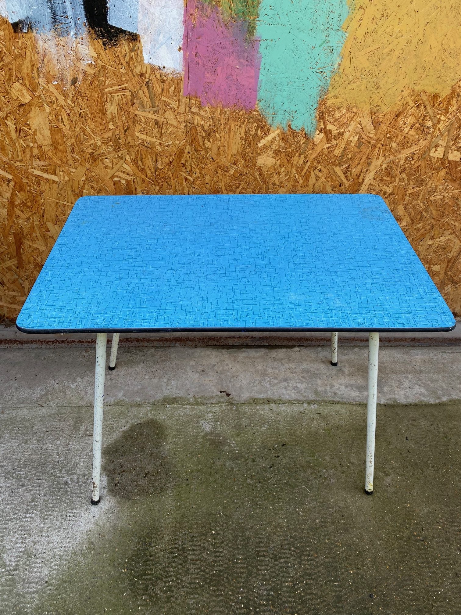 blue-formica-table-2