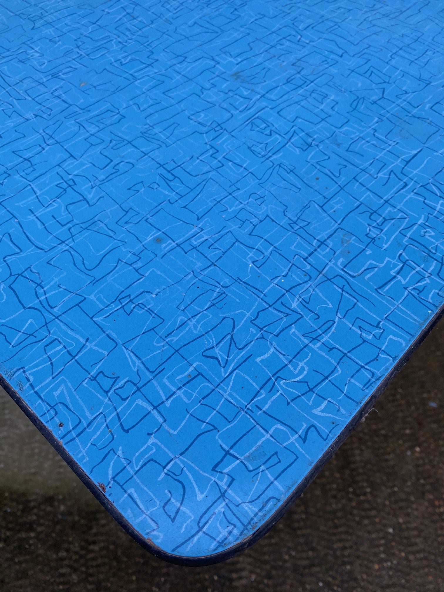 blue-formica-table-6