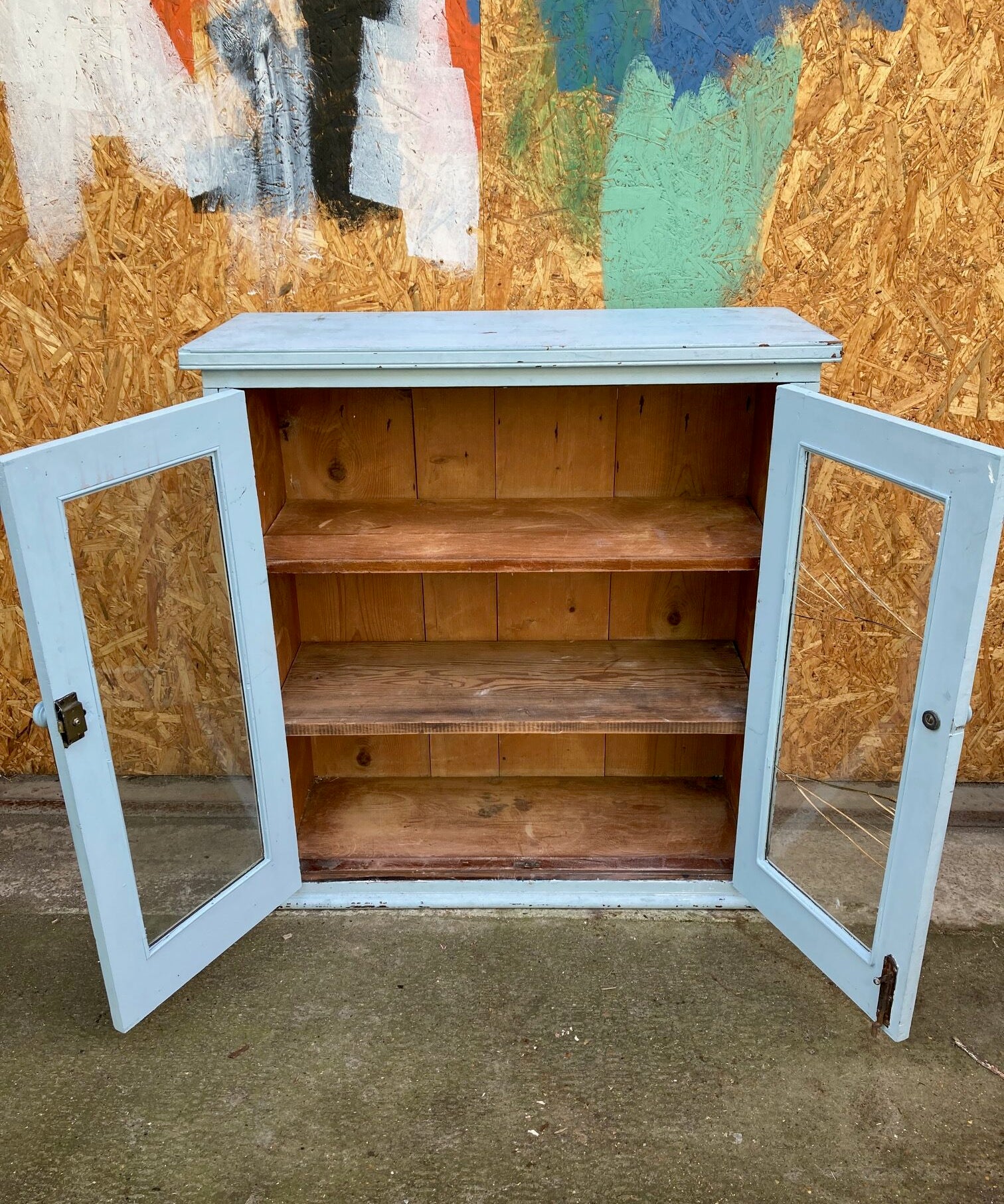 blue-glass-cabinet-4