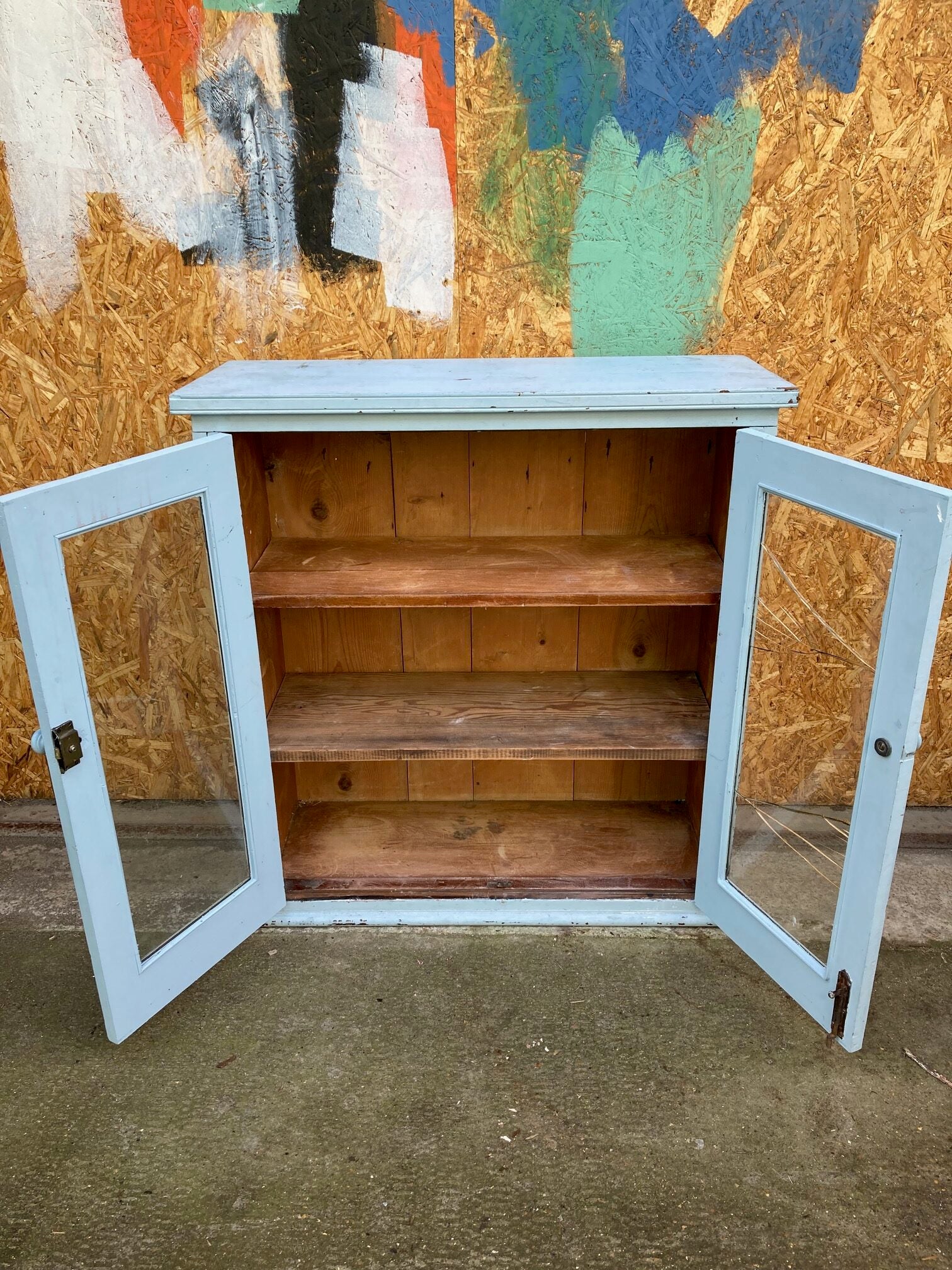 blue-glass-cabinet-4