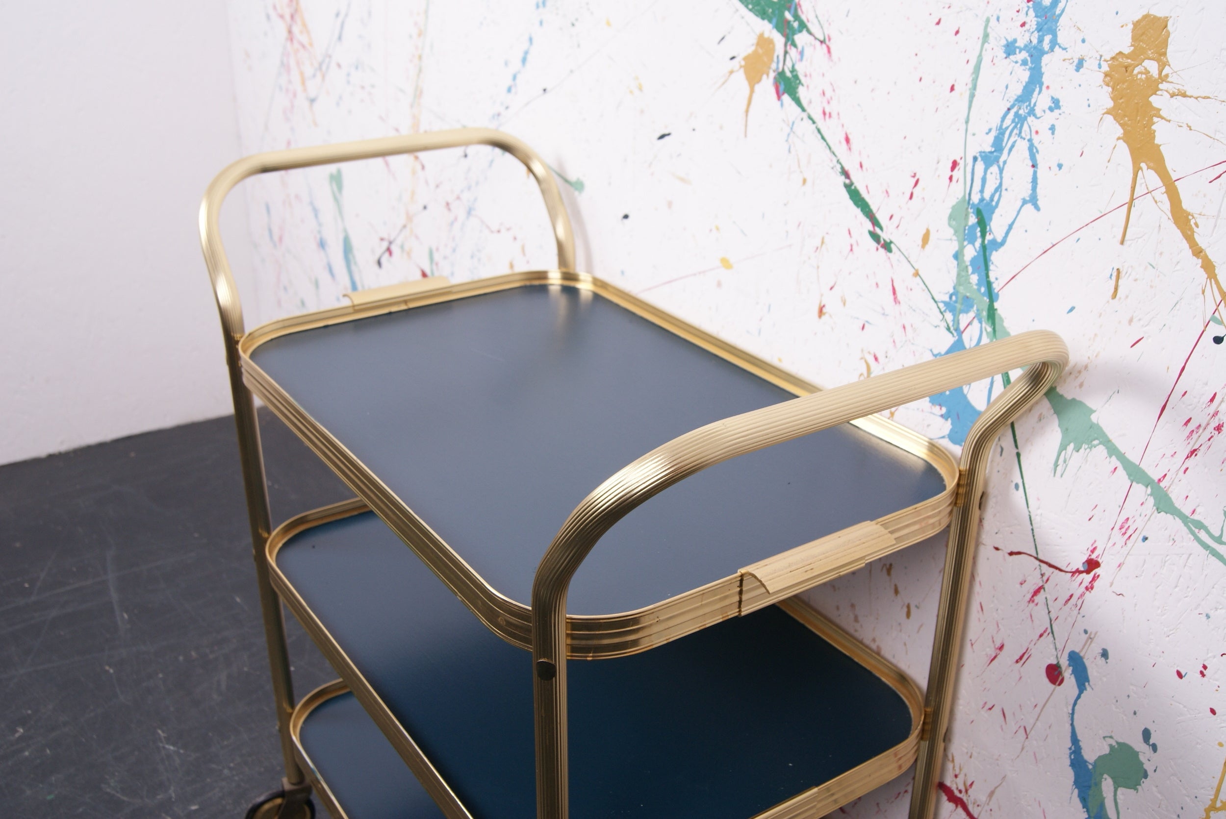 blue-gold-trolley-2