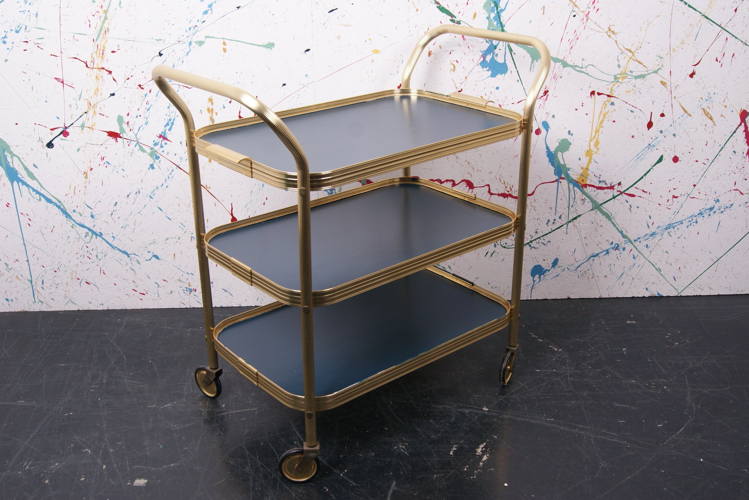 blue-gold-trolley-4