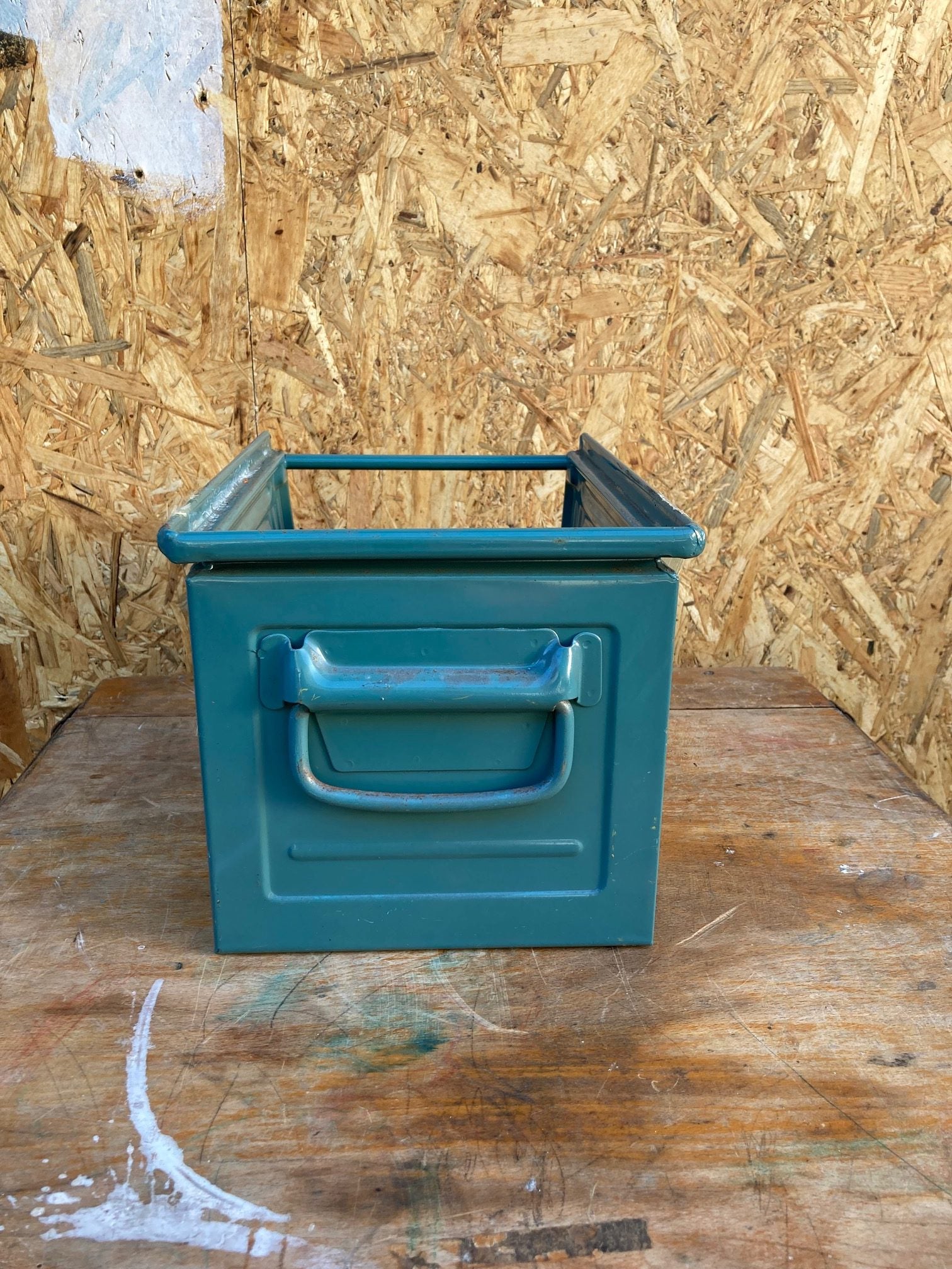 blue-metal-crate-4
