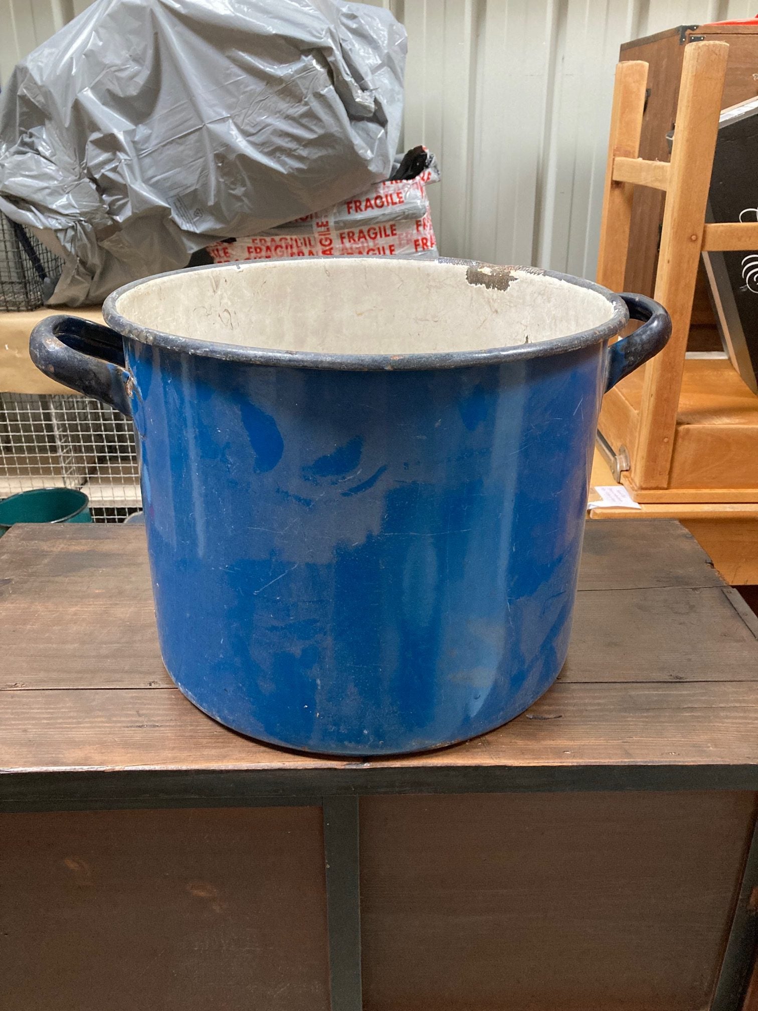 blue-round-maggie-1