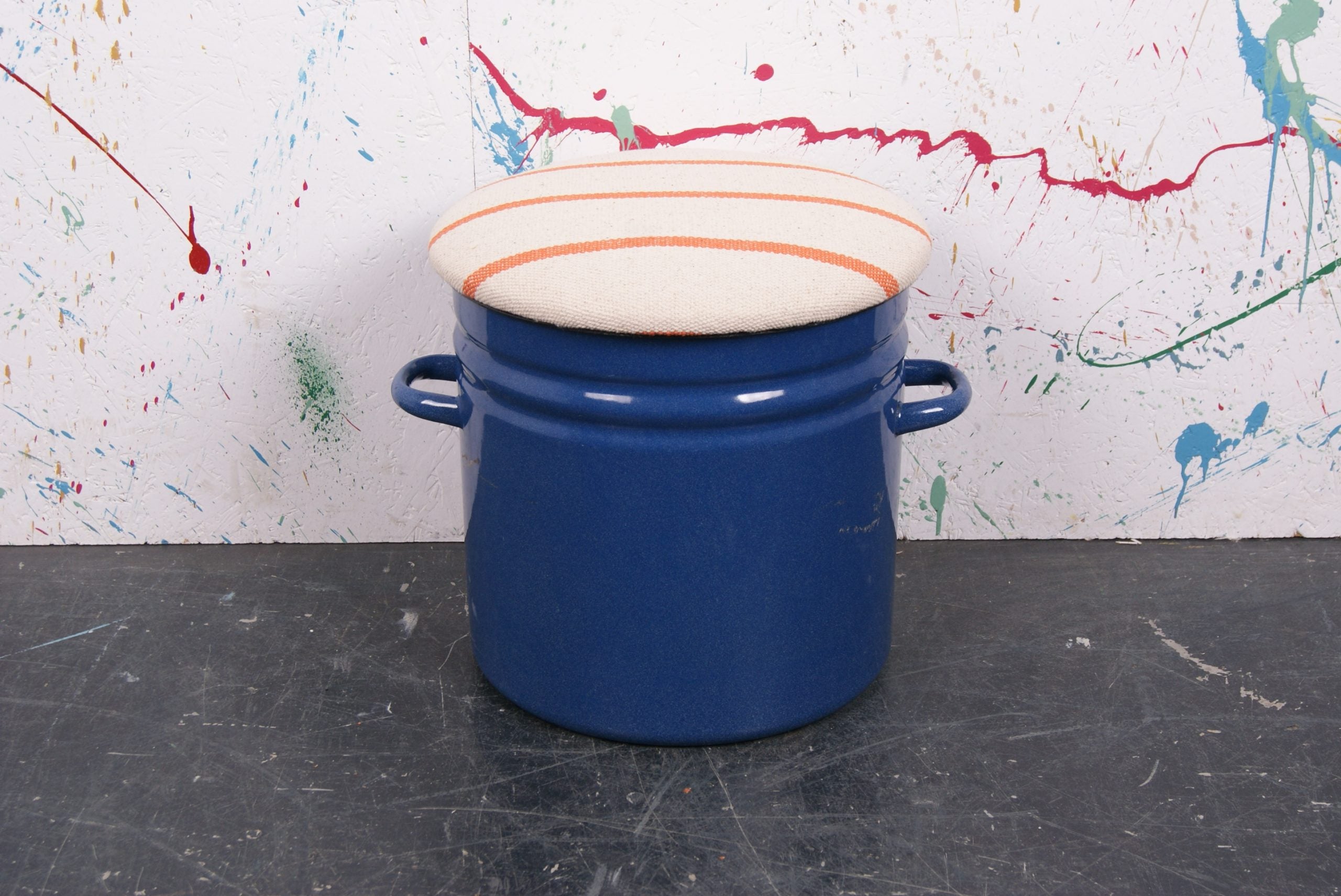 blue-round-maggie-orange-top-1