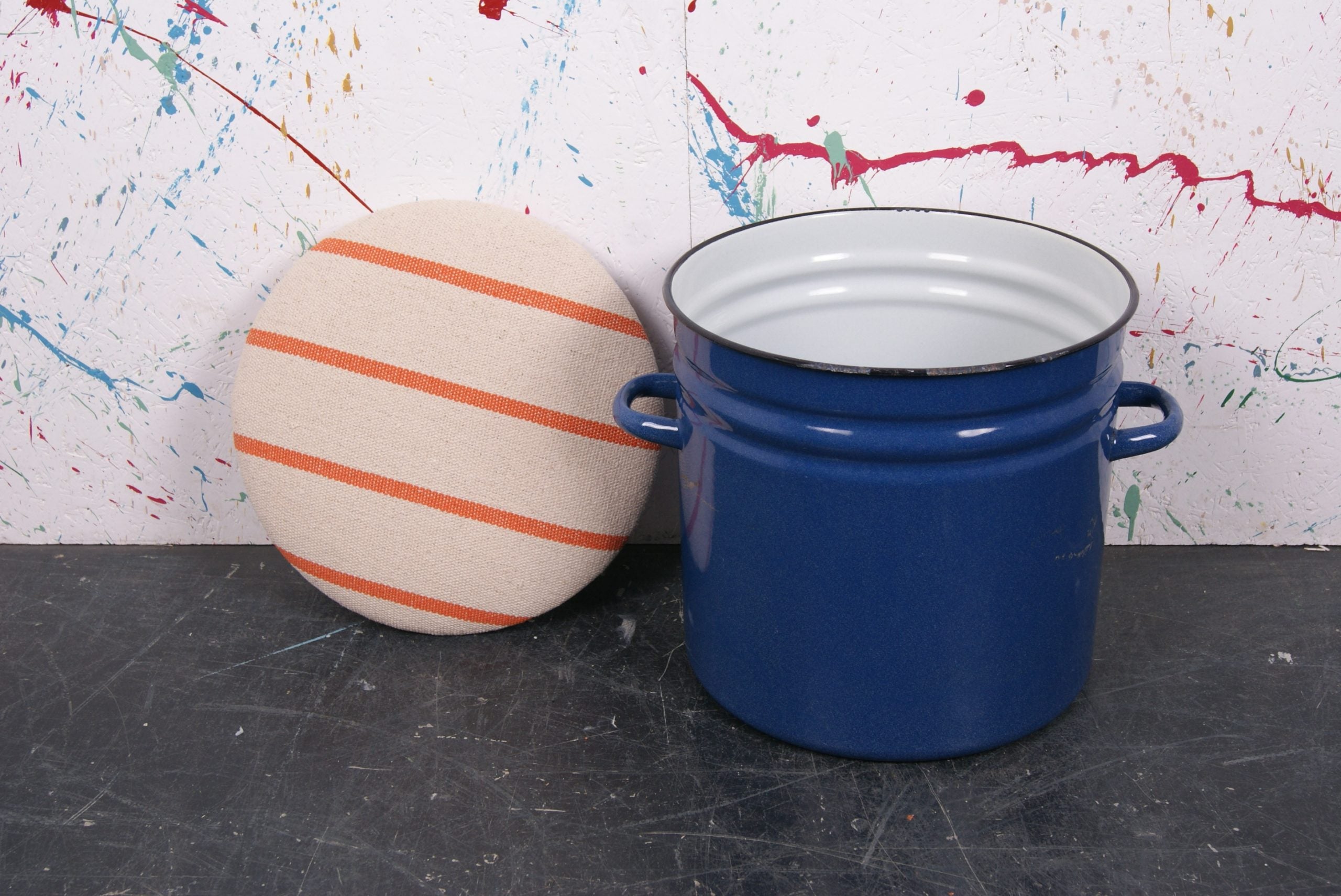blue-round-maggie-orange-top-4