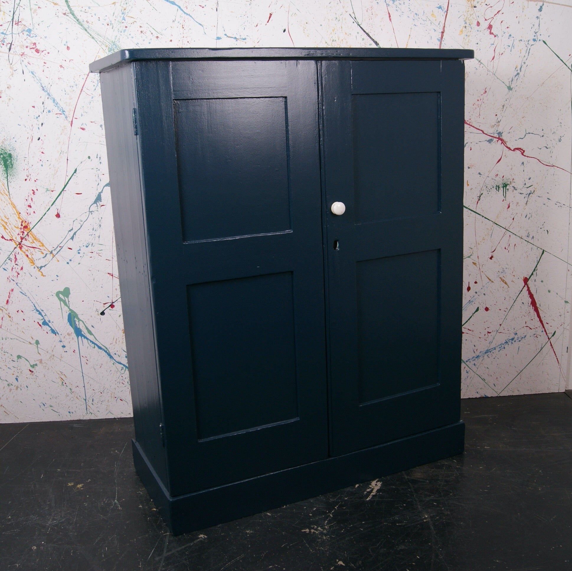 blue-wooden-cupboard-9