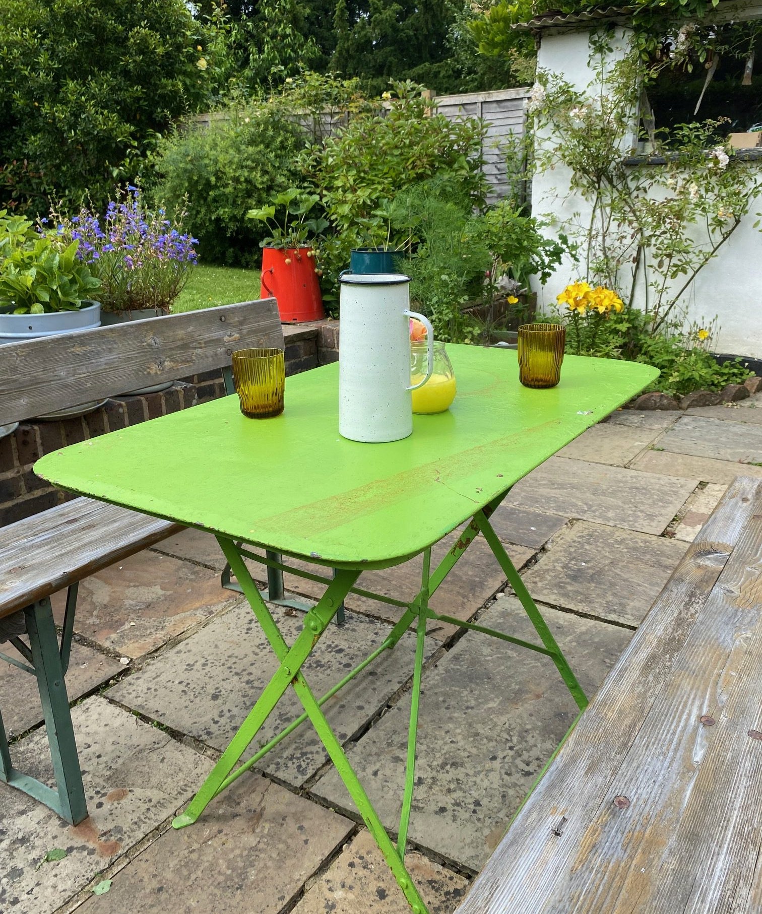 bright-green-bistro-table-2
