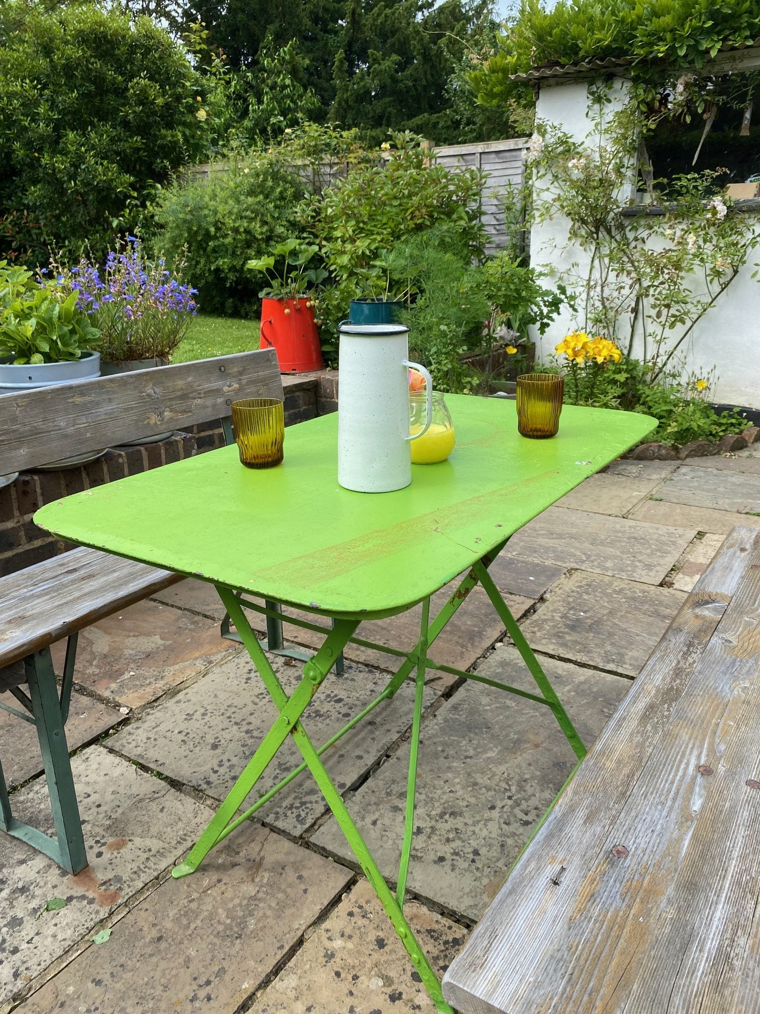 bright-green-bistro-table-2