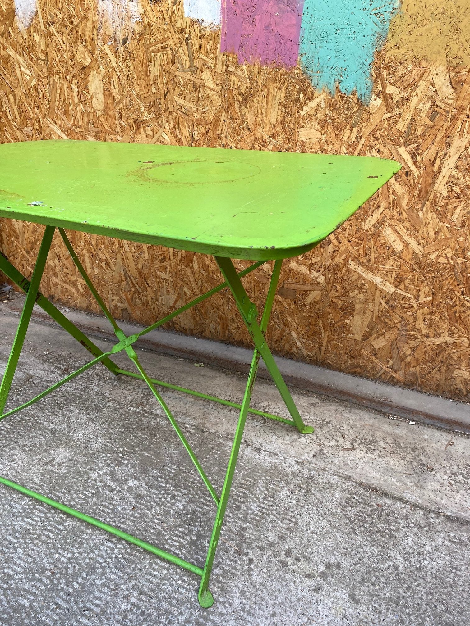bright-green-bistro-table-2