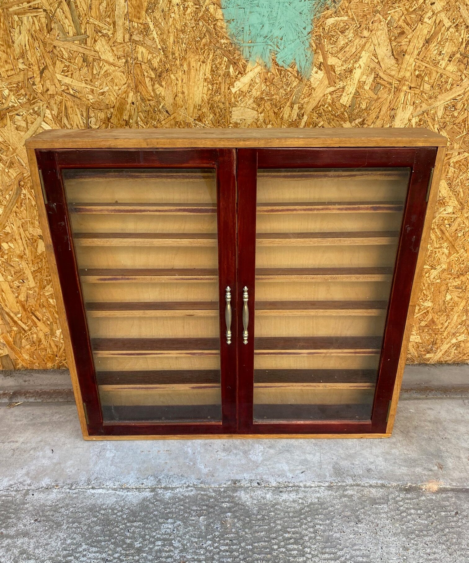 cabinet-display-1