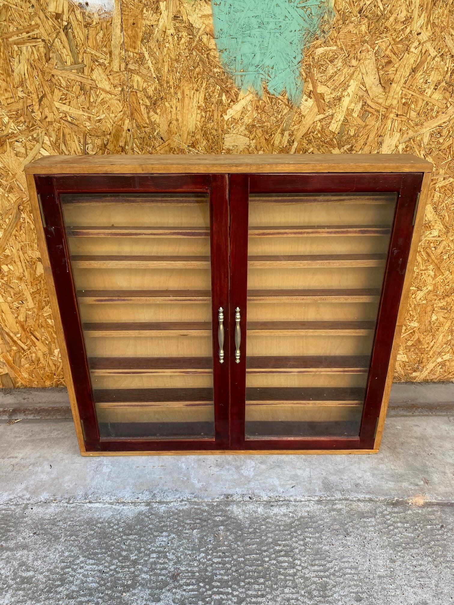 cabinet-display-1
