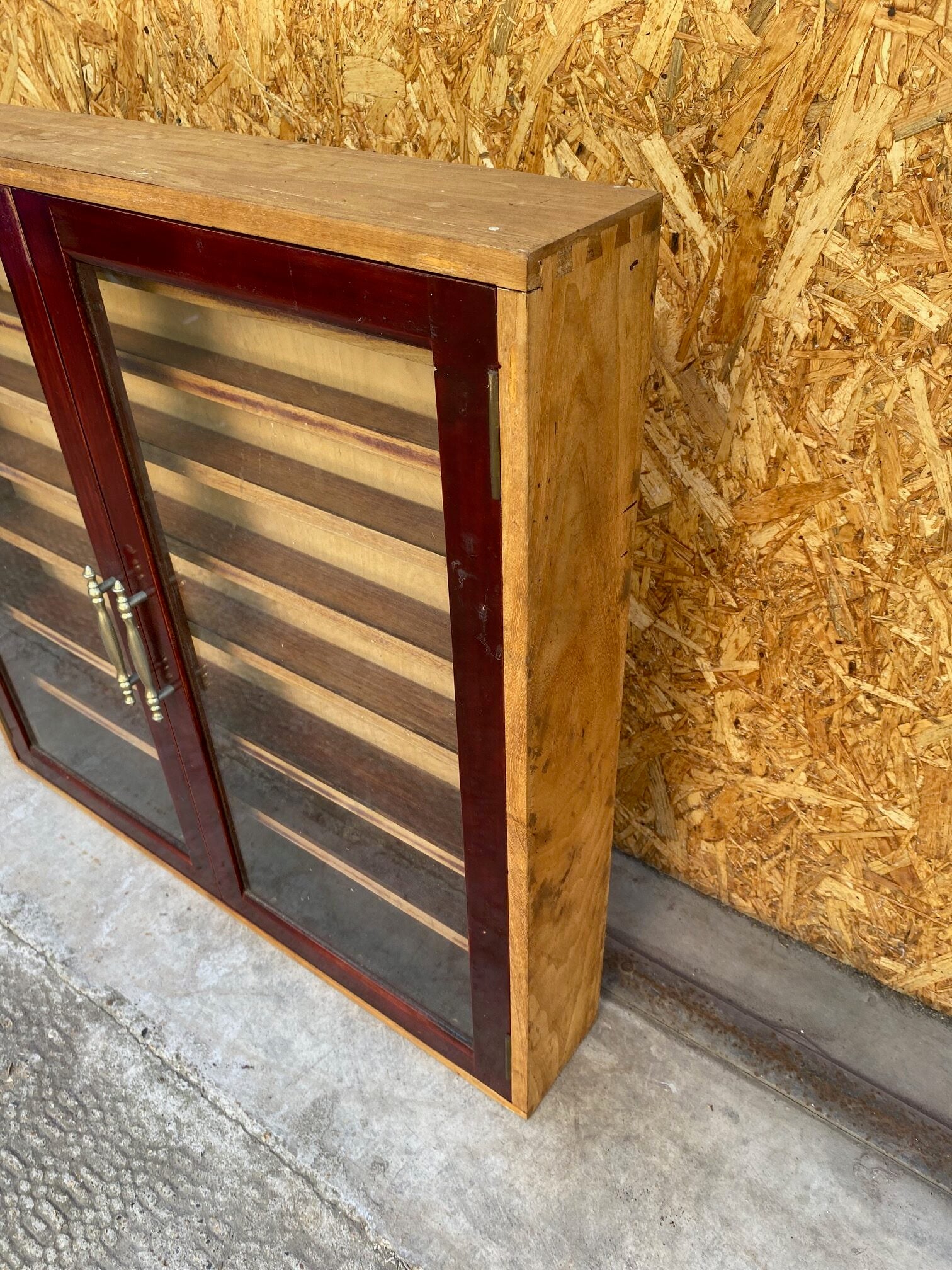 cabinet-display-2