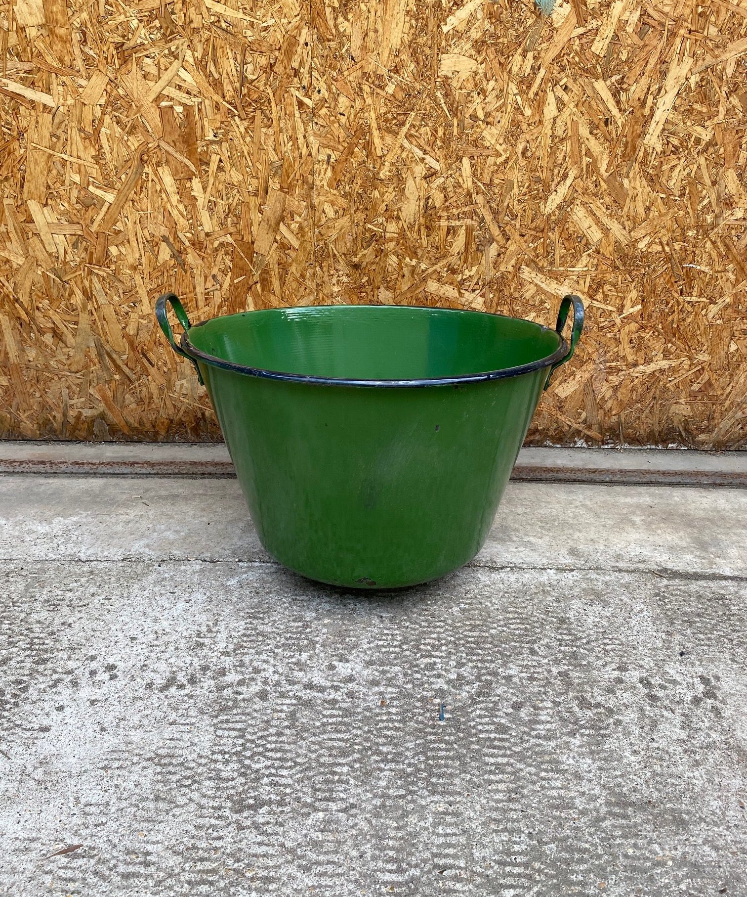 dark-green-enamel-bucket-1