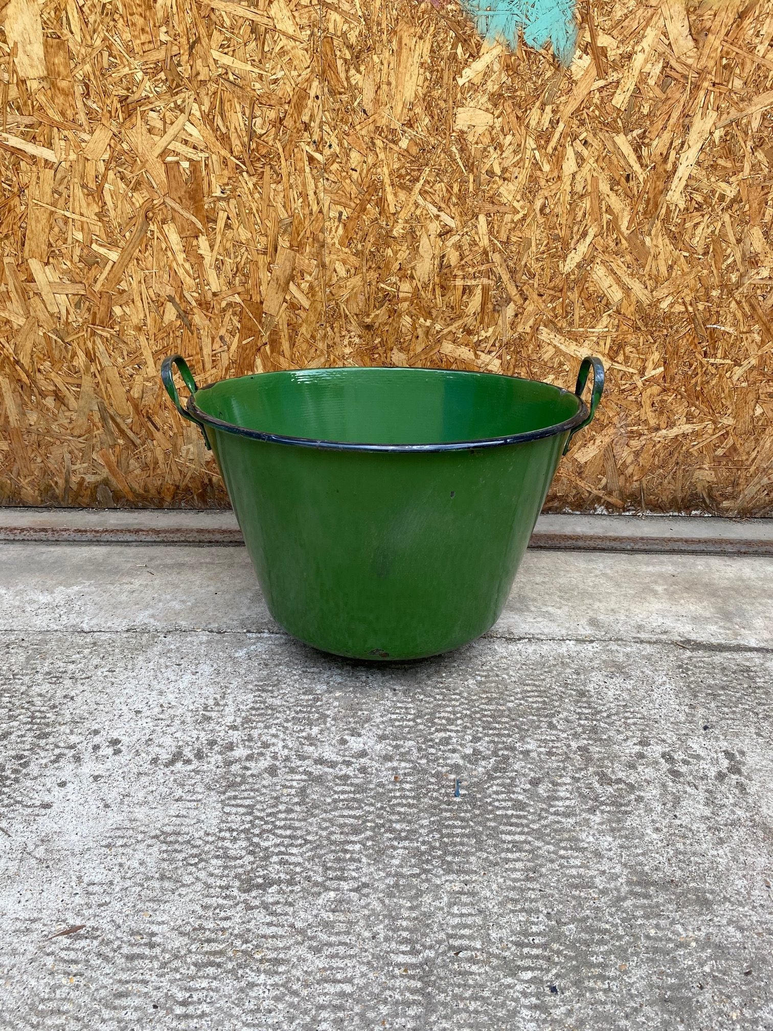 dark-green-enamel-bucket-1