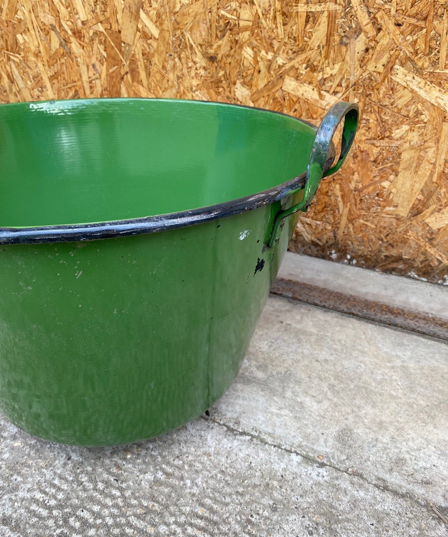 dark-green-enamel-bucket-3