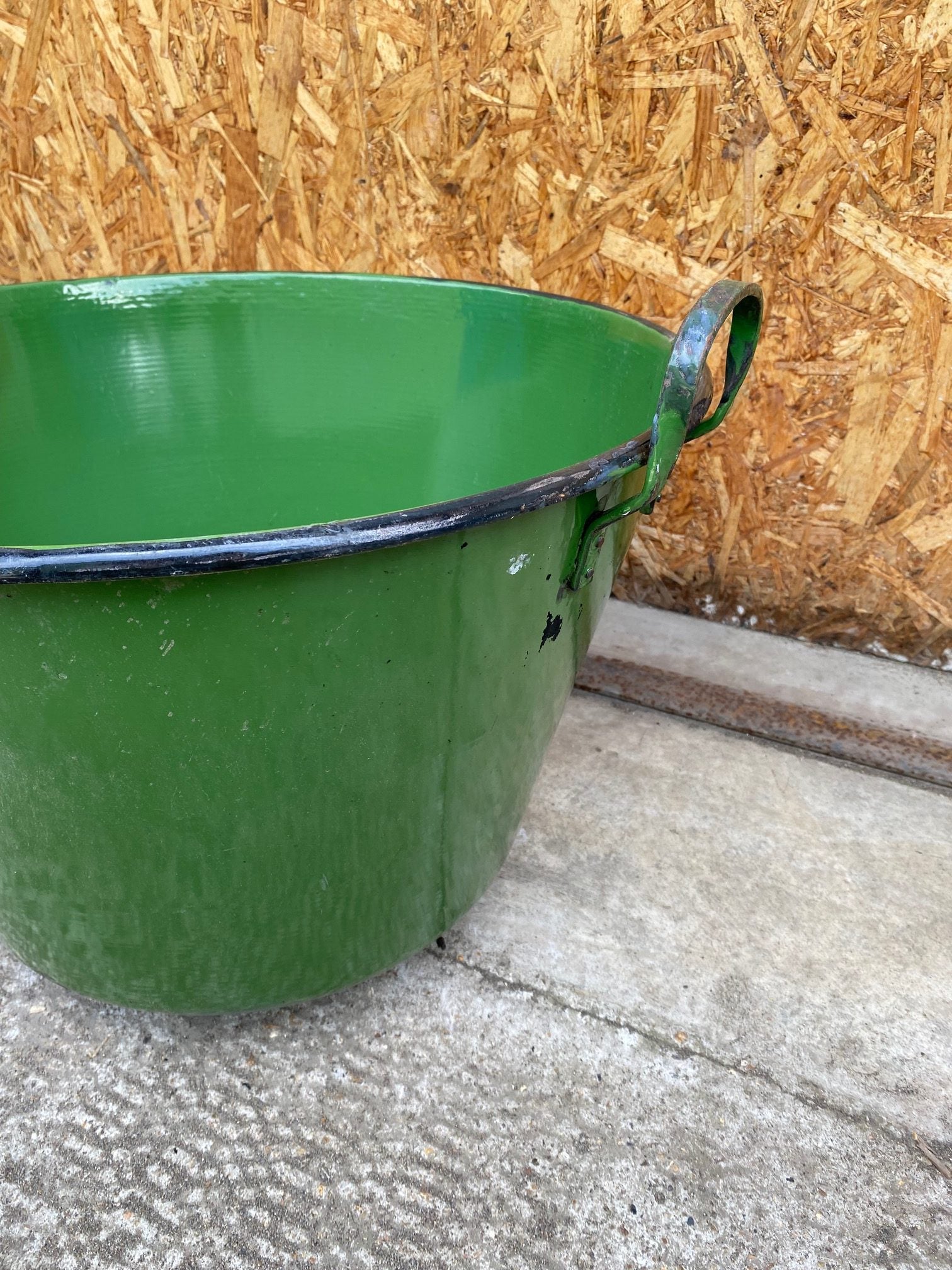 dark-green-enamel-bucket-3