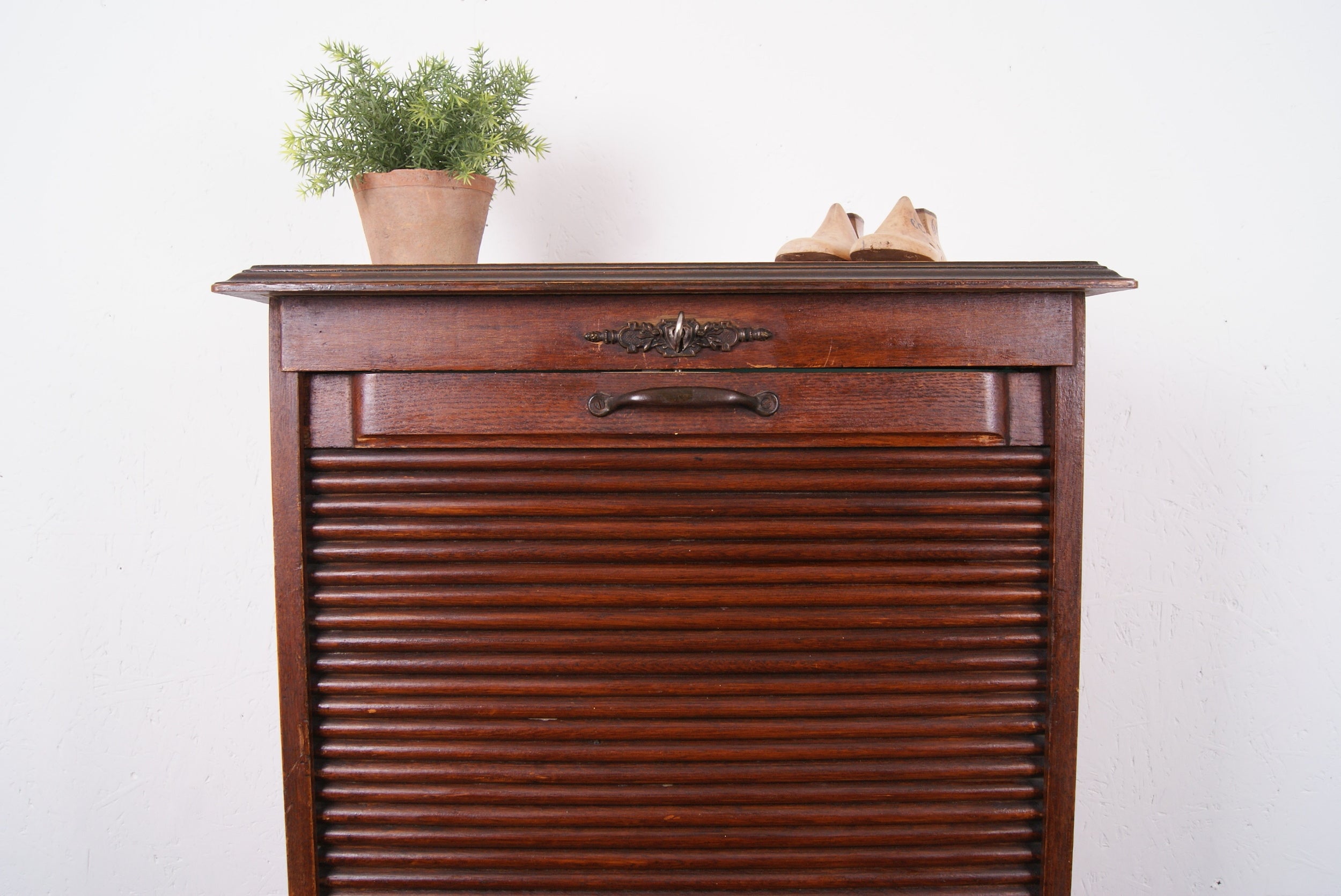 dark-tambour-cabinet-8