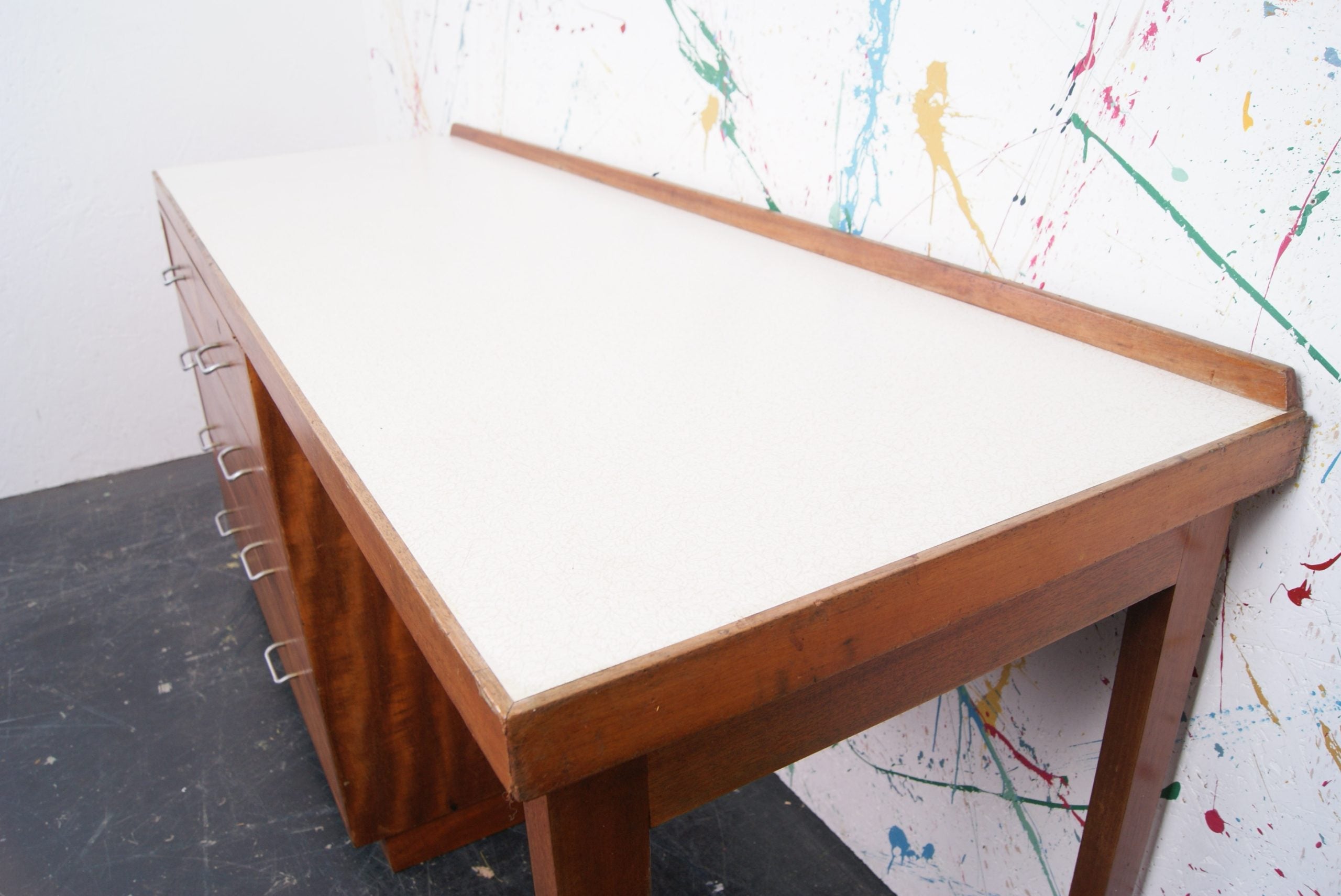 desk-with-drawers-3